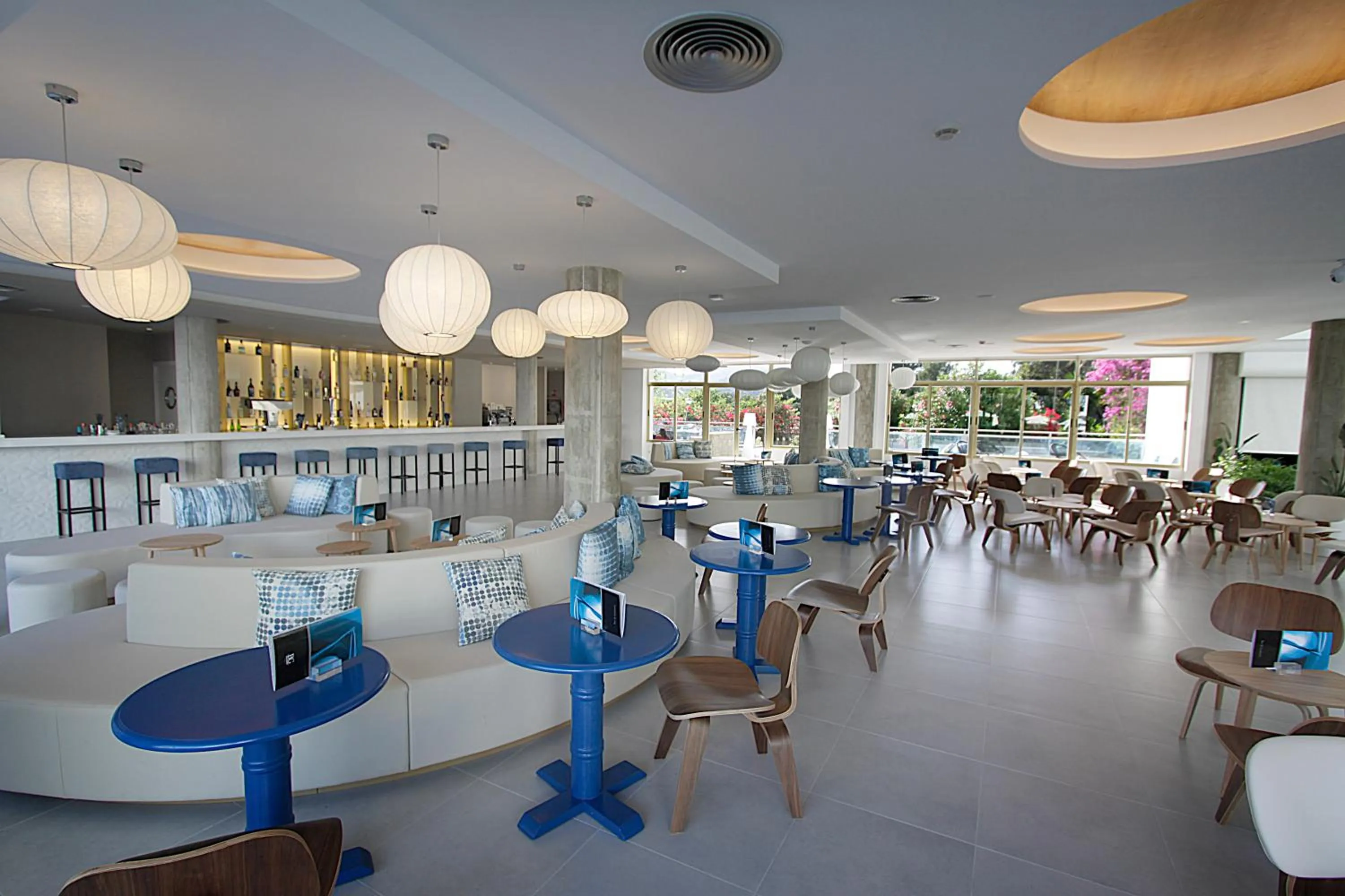 Restaurant/places to eat in BG Rei del Mediterrani