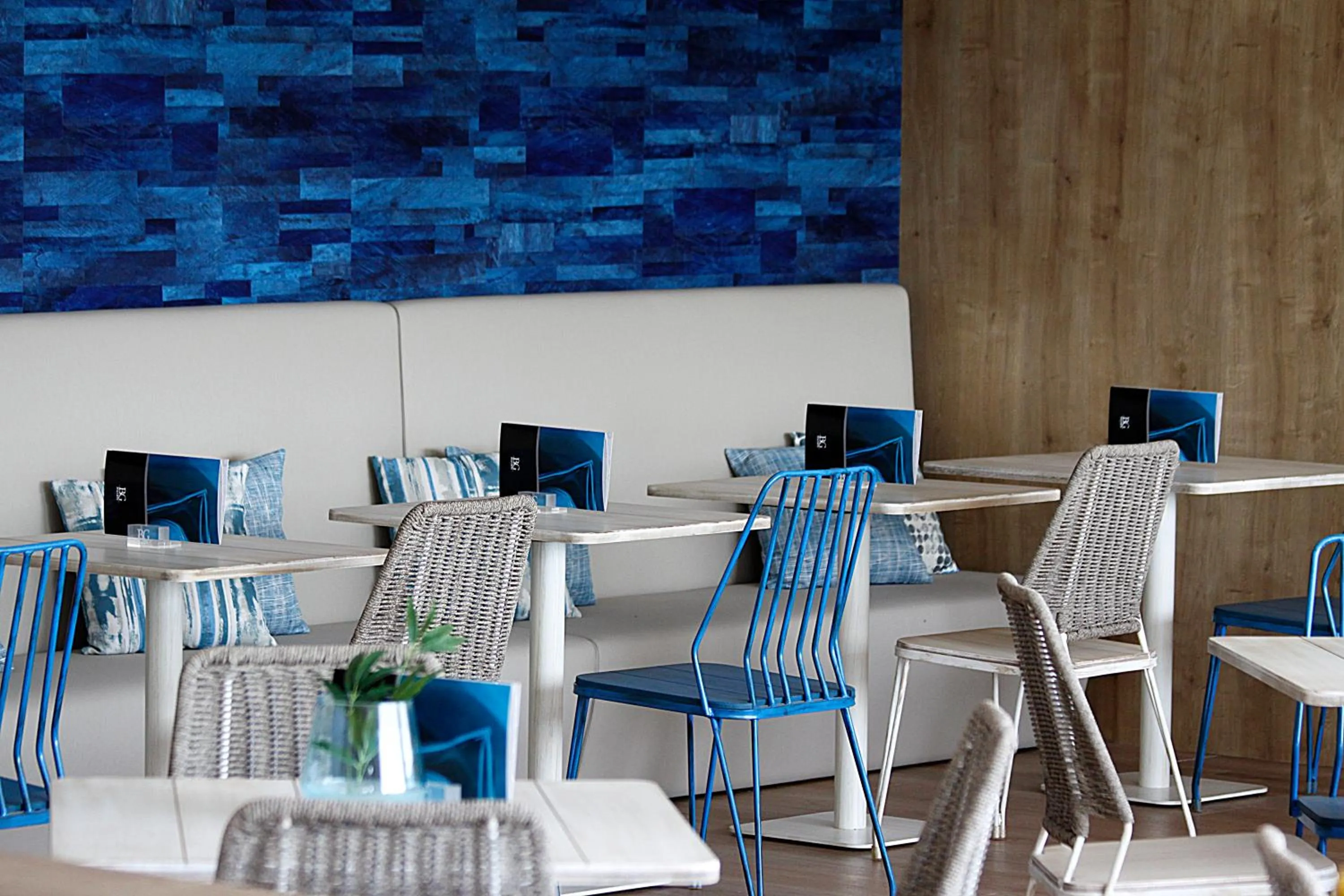 Restaurant/places to eat in BG Rei del Mediterrani