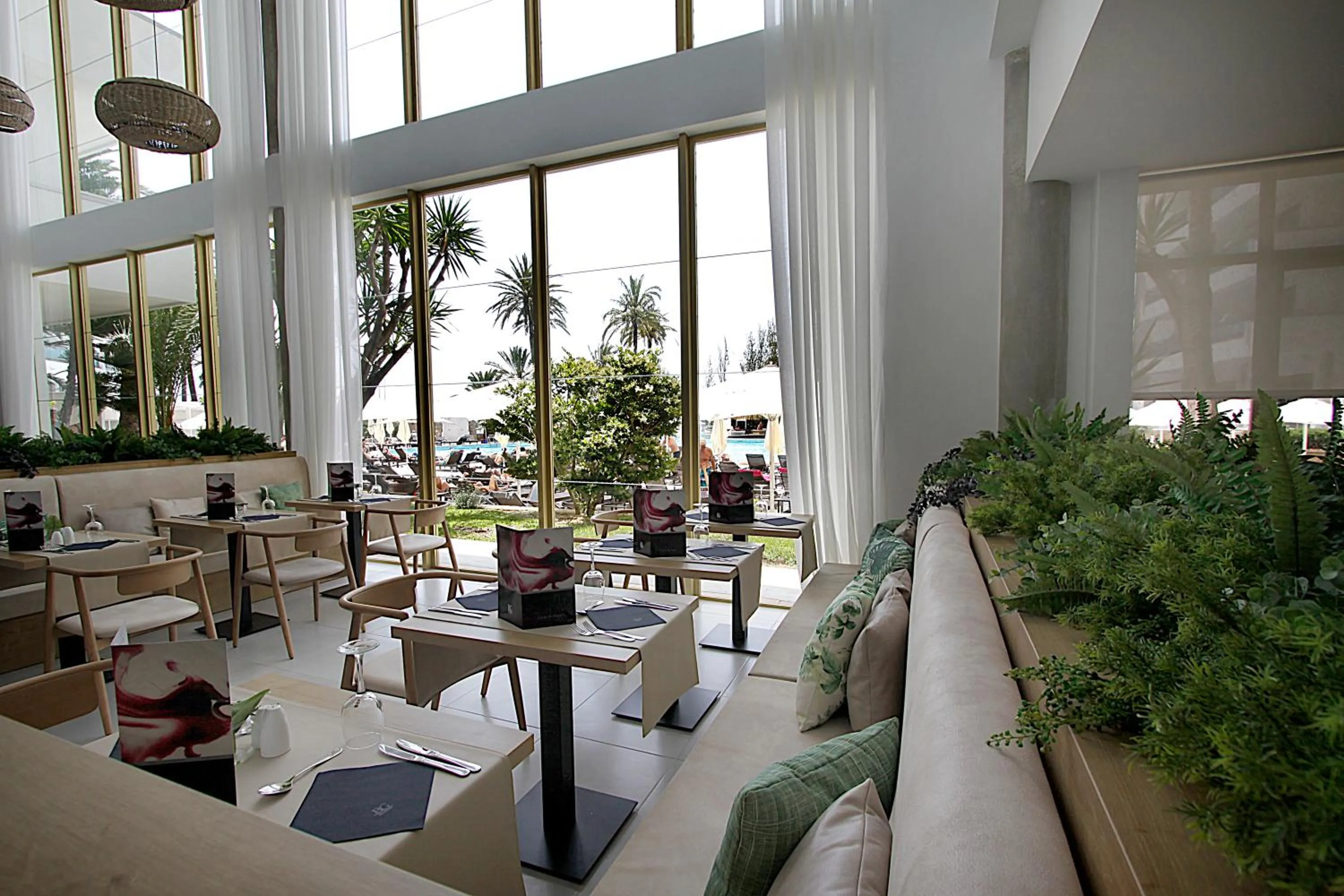 Restaurant/places to eat in BG Rei del Mediterrani