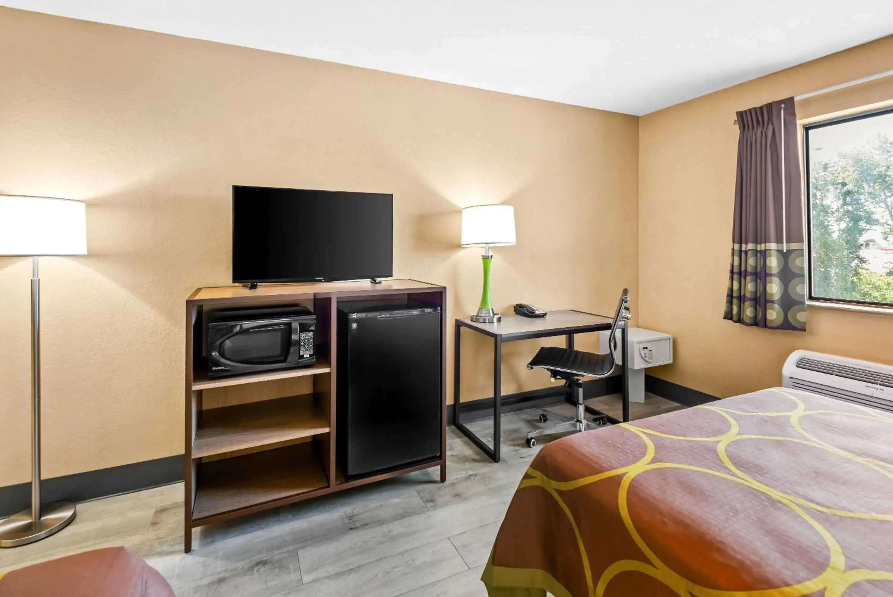 Bed in Super 8 by Wyndham Terre Haute Bed in Super 8 by Wyndham Terre Haute