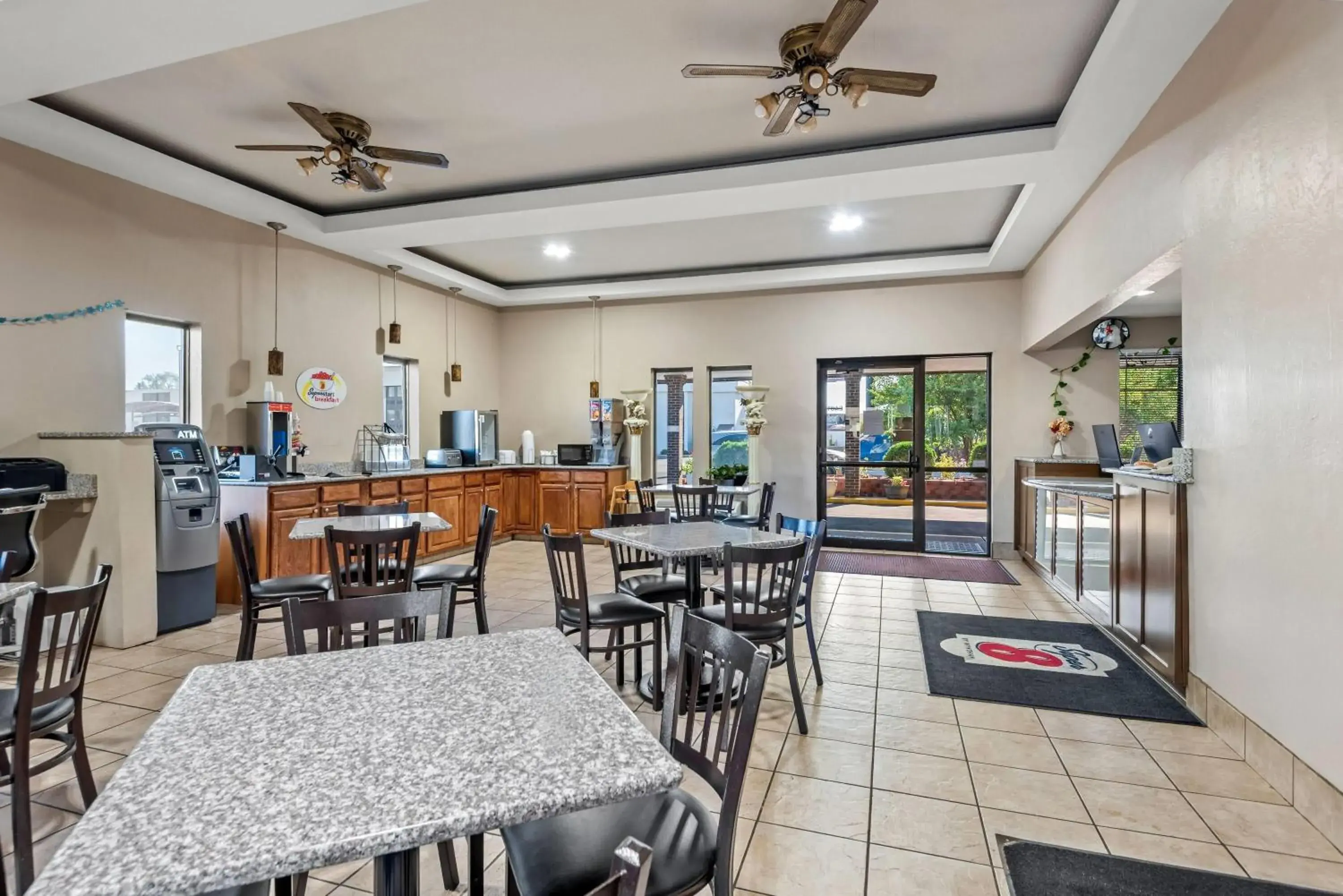 Restaurant/places to eat in Super 8 by Wyndham Terre Haute Restaurant/places to eat in Super 8 by Wyndham Terre Haute