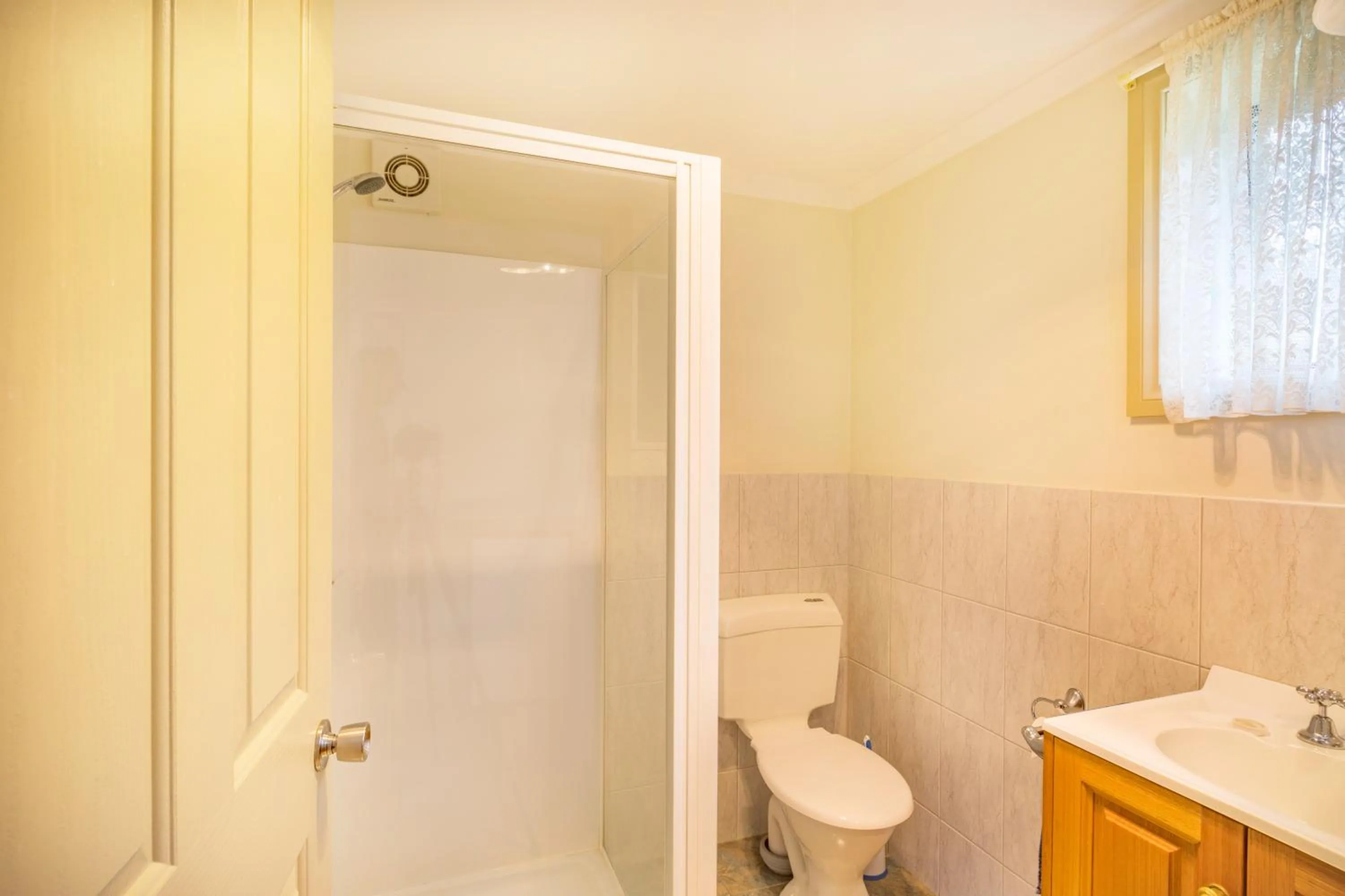 Bathroom in Queechy Motel