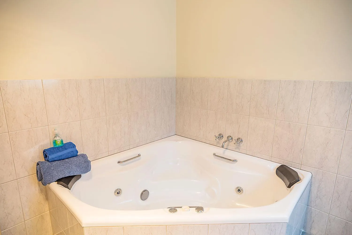 Bathroom in Queechy Motel