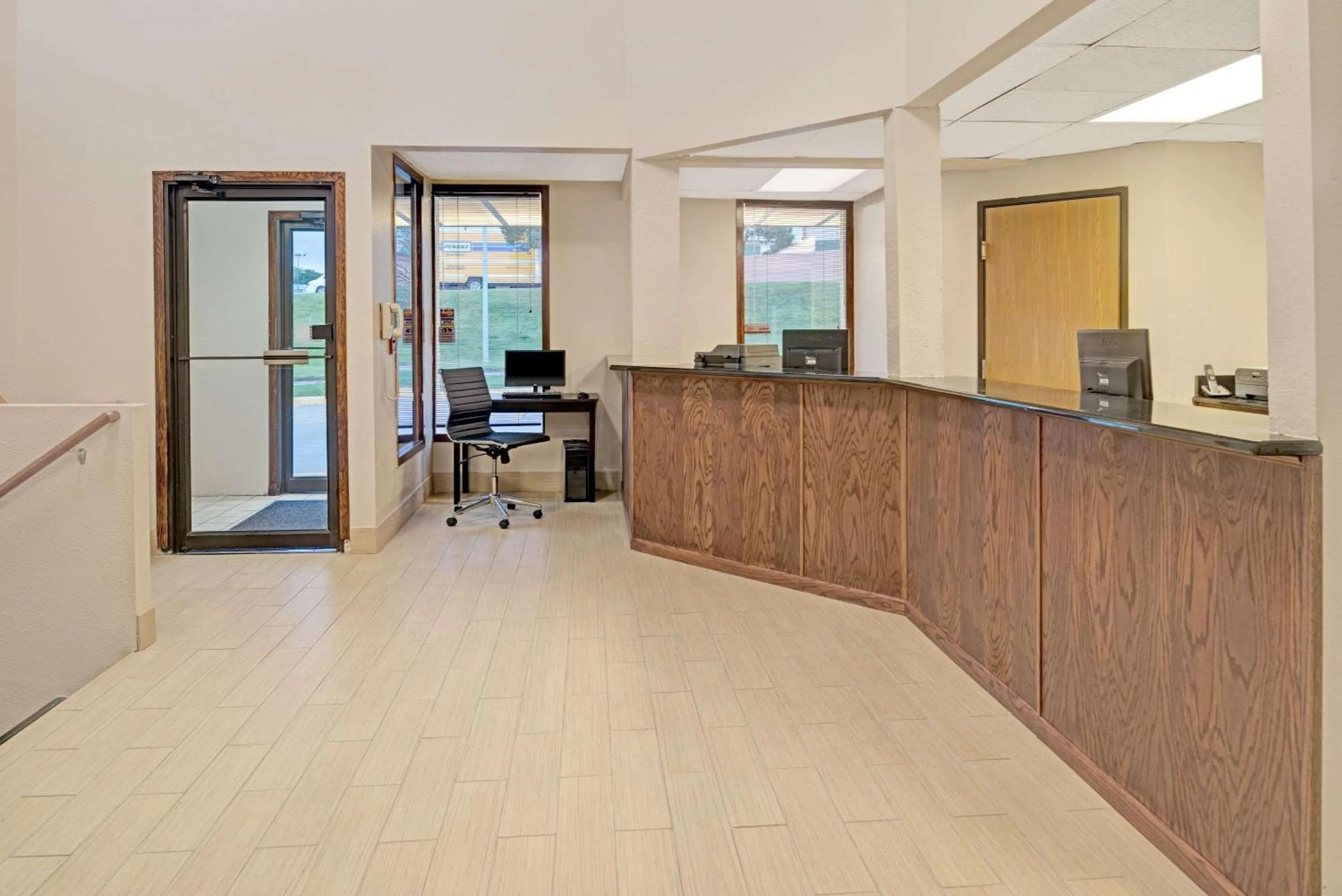 Lobby or reception in Super 8 by Wyndham Omaha I-80 West