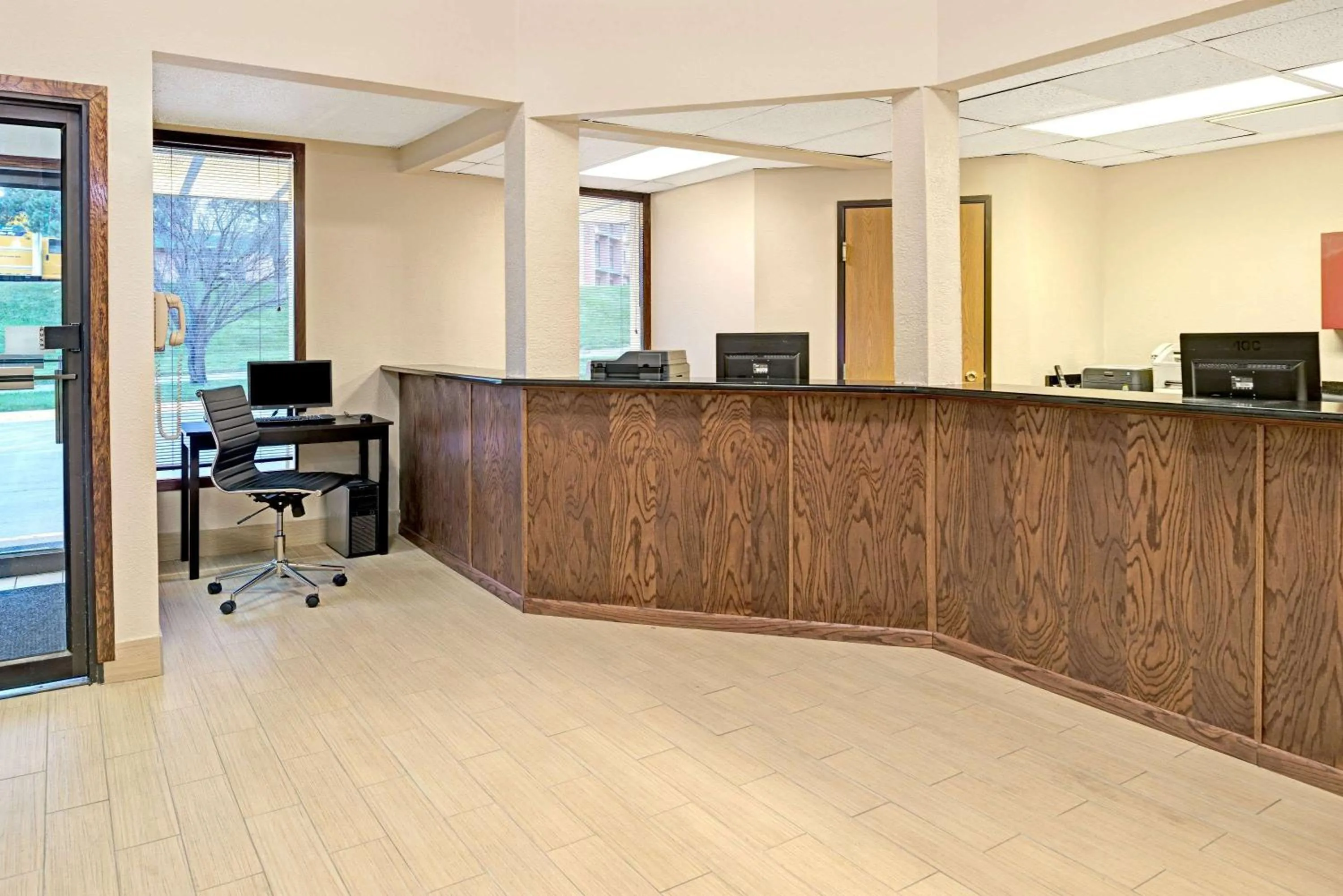 Lobby or reception in Super 8 by Wyndham Omaha I-80 West