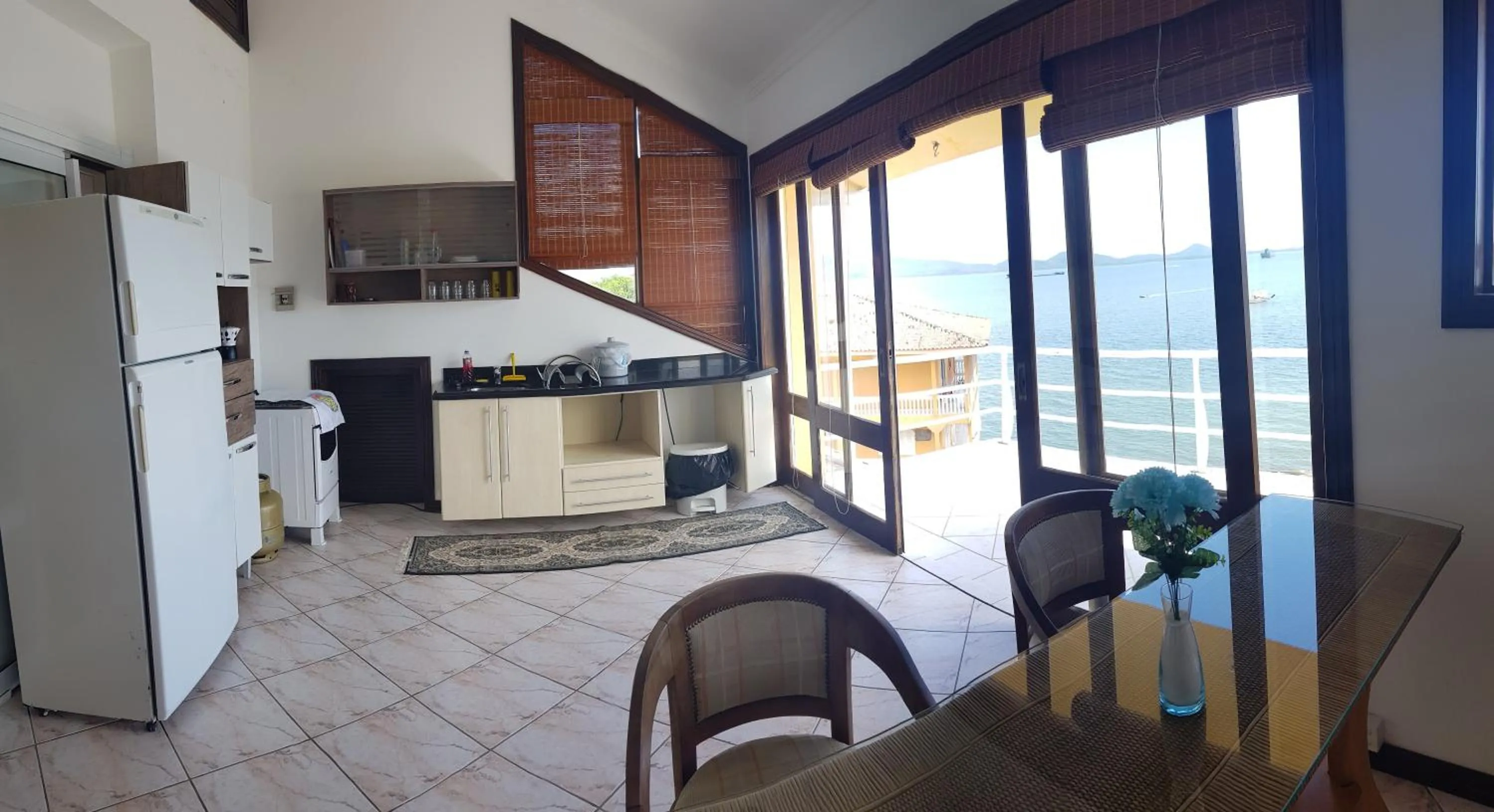 kitchen in Pousada Pedra das Tartarugas