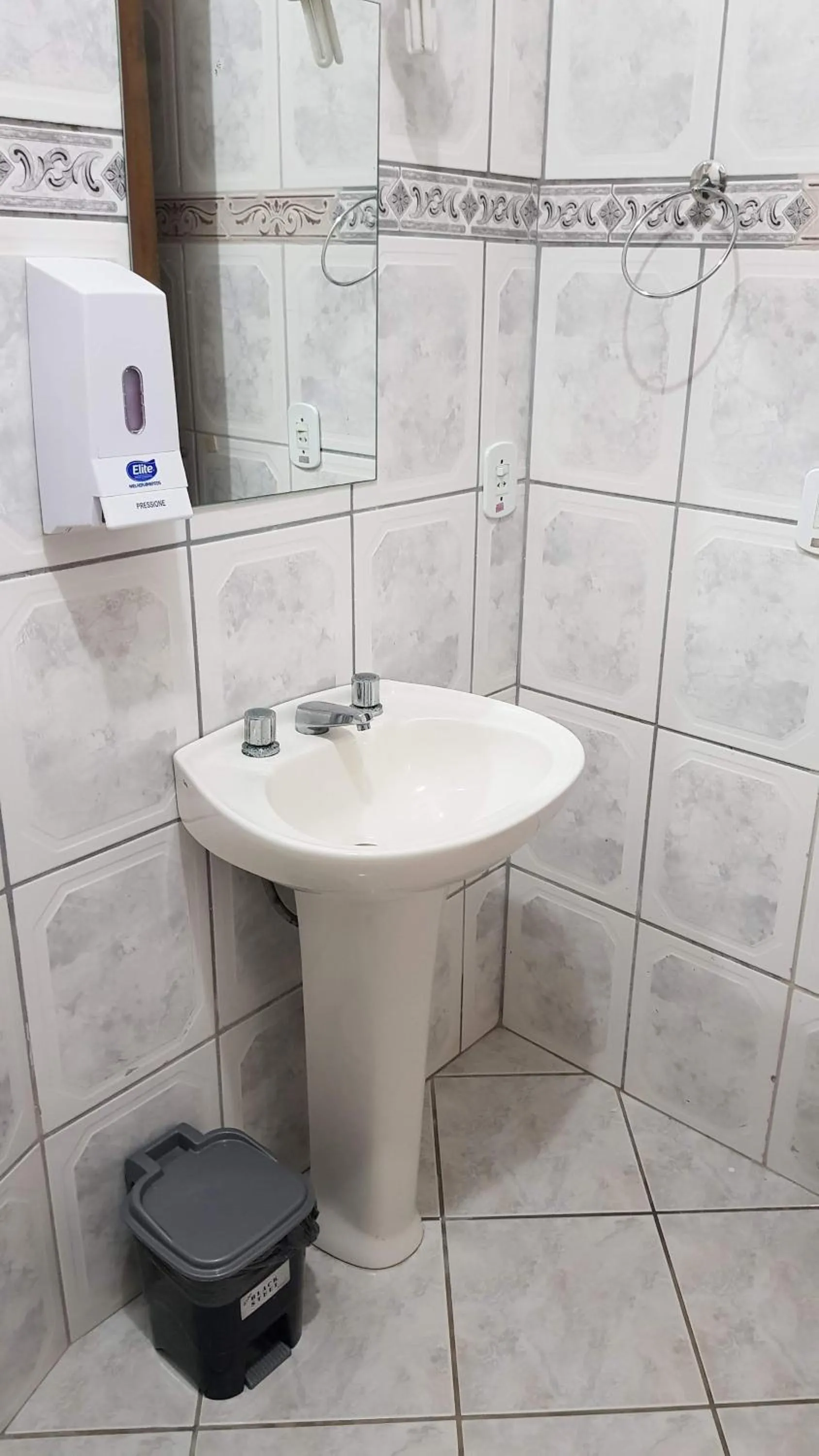 Bathroom in Pousada Pedra das Tartarugas