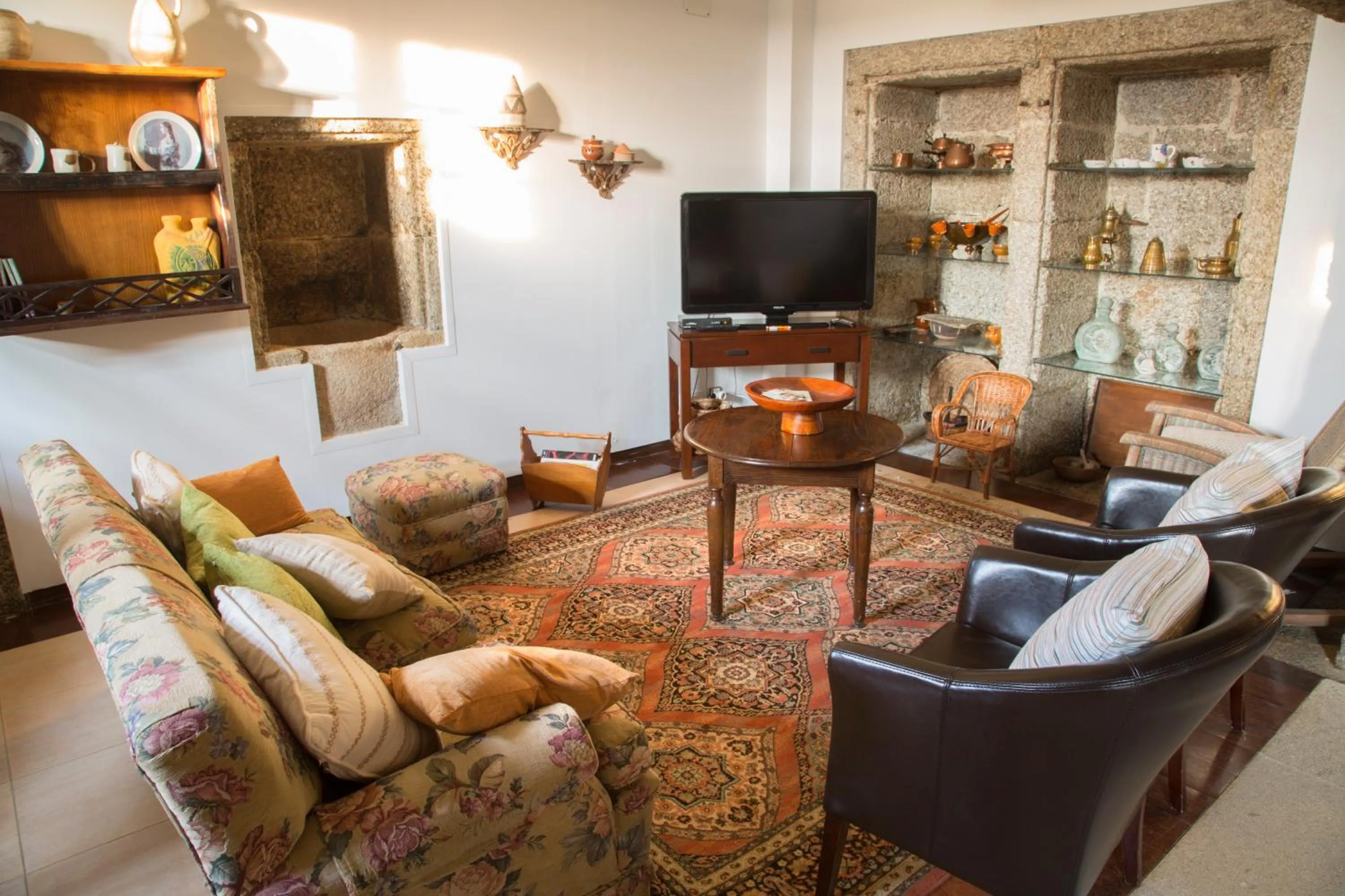 Communal lounge/ TV room in Pazo de Sedor