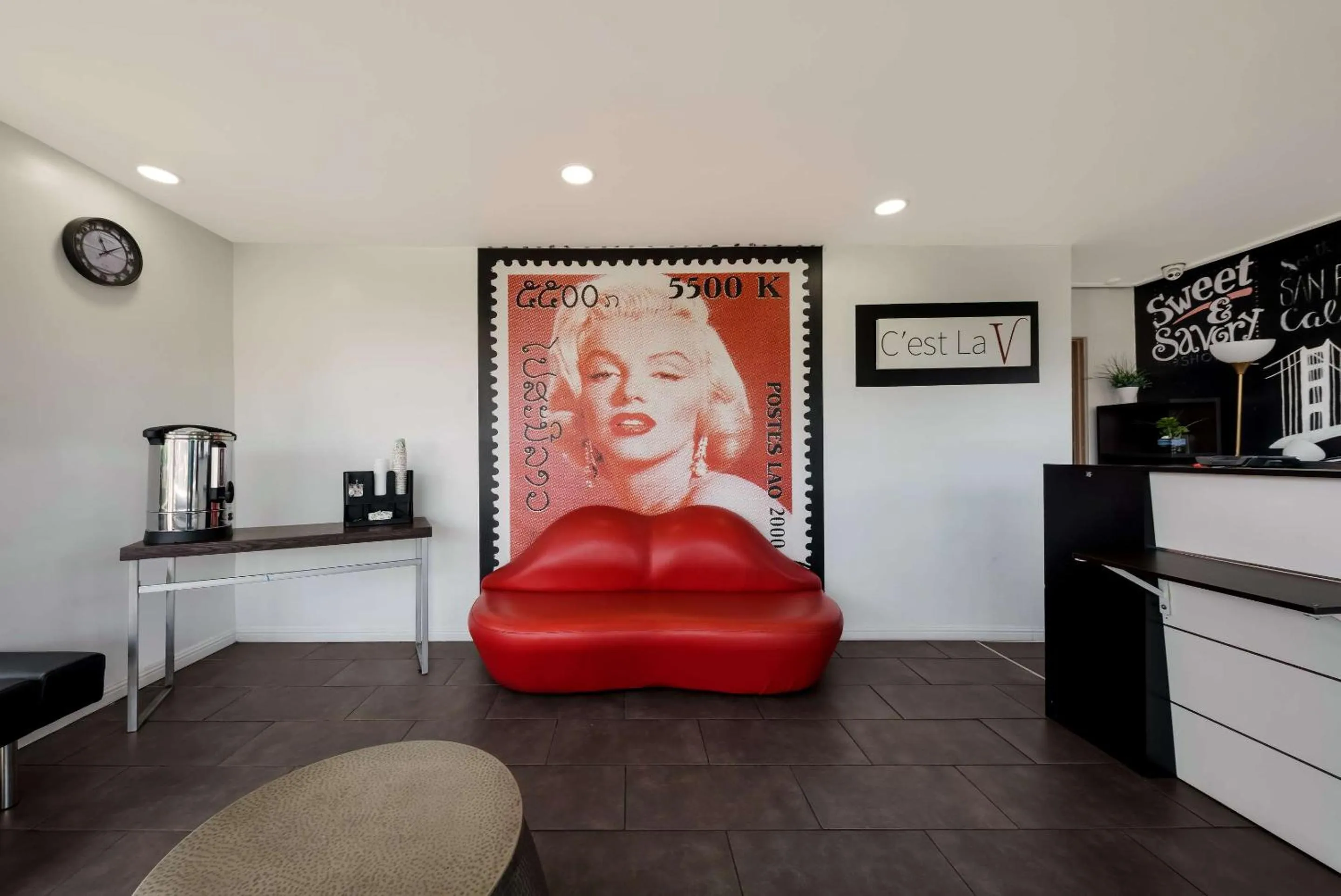 Lobby or reception in Rodeway Inn South San Francisco Airport