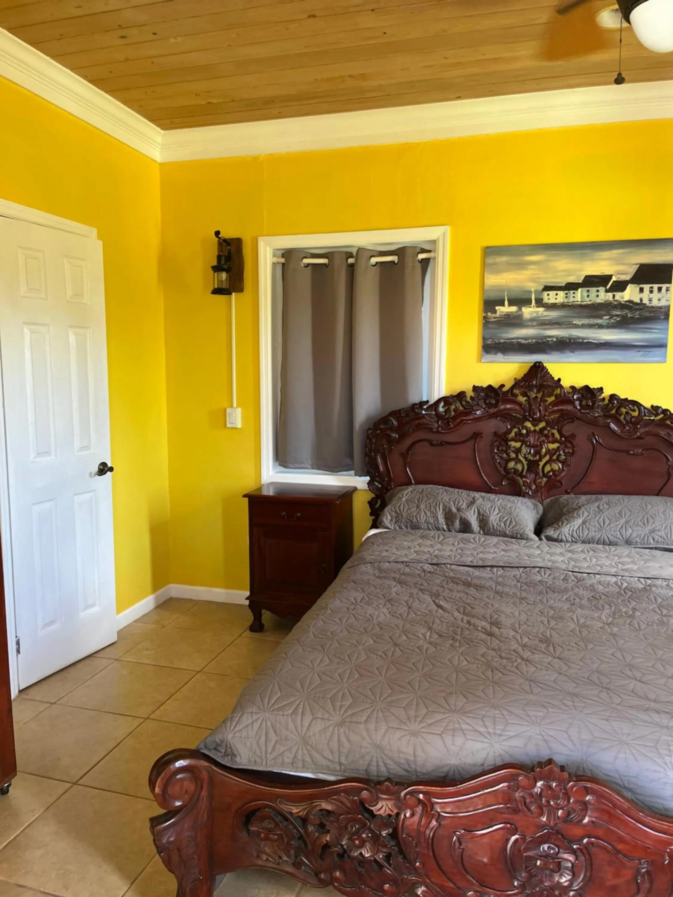 Bedroom, Bed in Bay Inn Estates