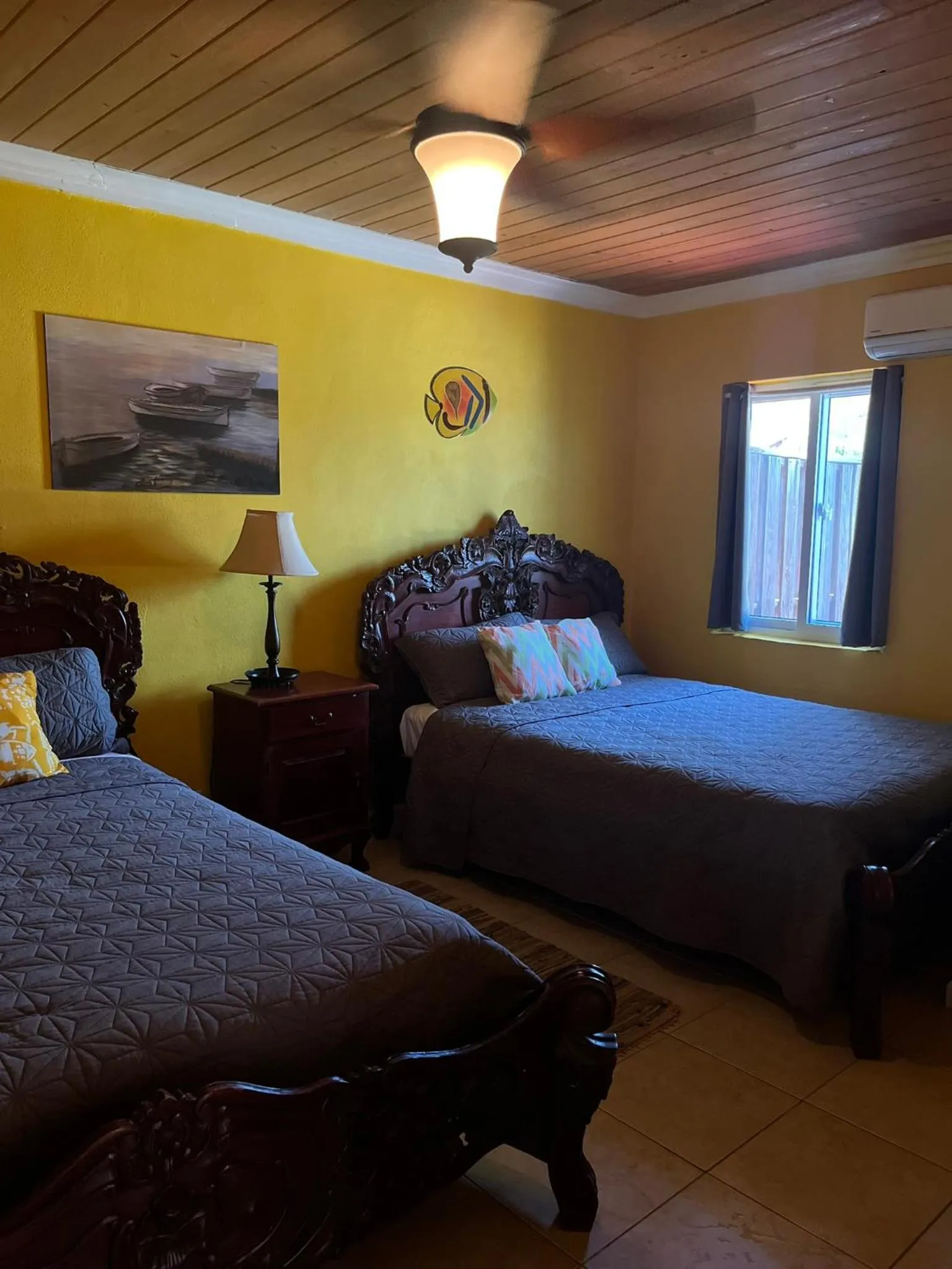 Bedroom, Bed in Bay Inn Estates