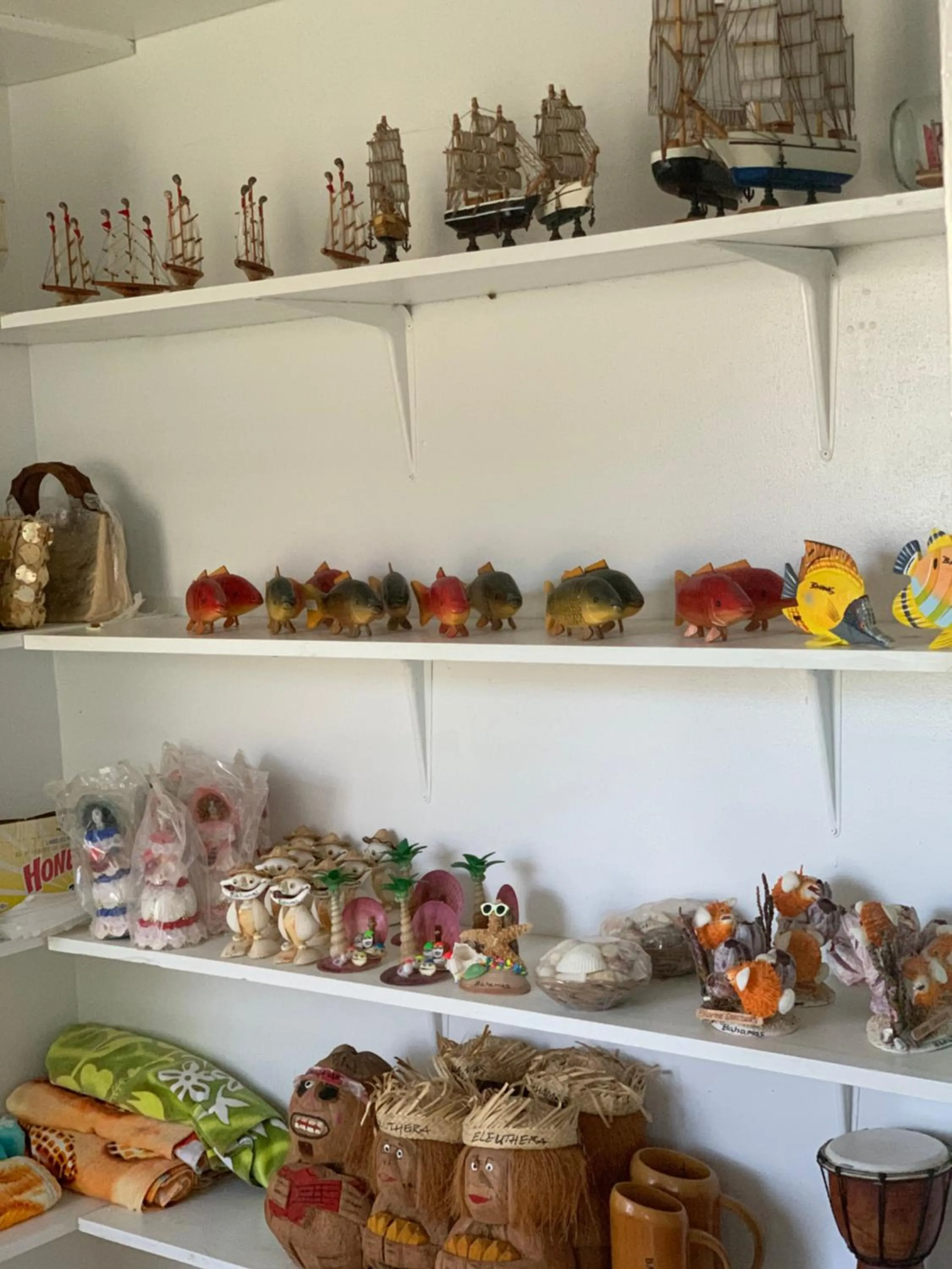 On-site shops in Bay Inn Estates