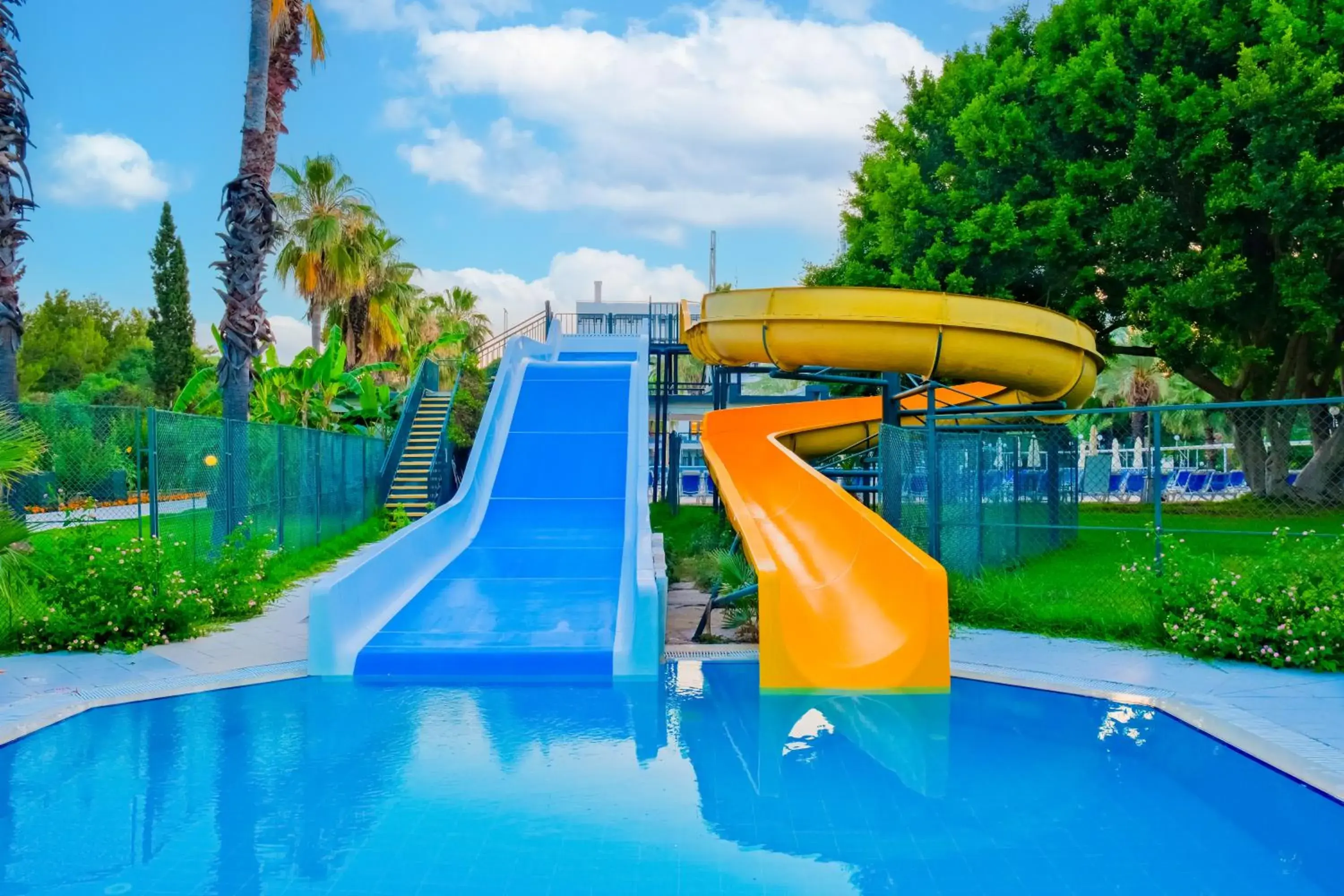 Swimming pool in Sural Hotel Swimming pool in Sural Hotel