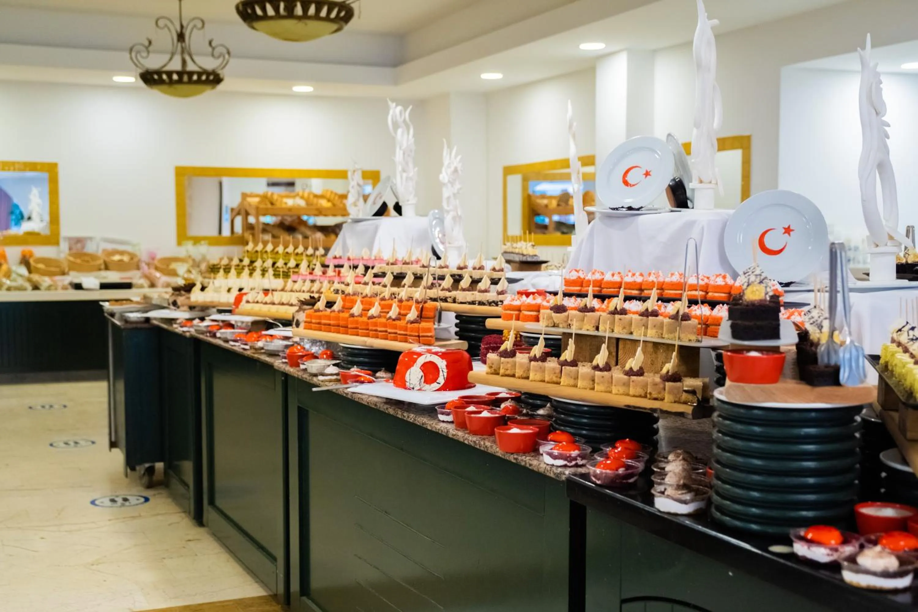 Restaurant/places to eat in Sural Hotel