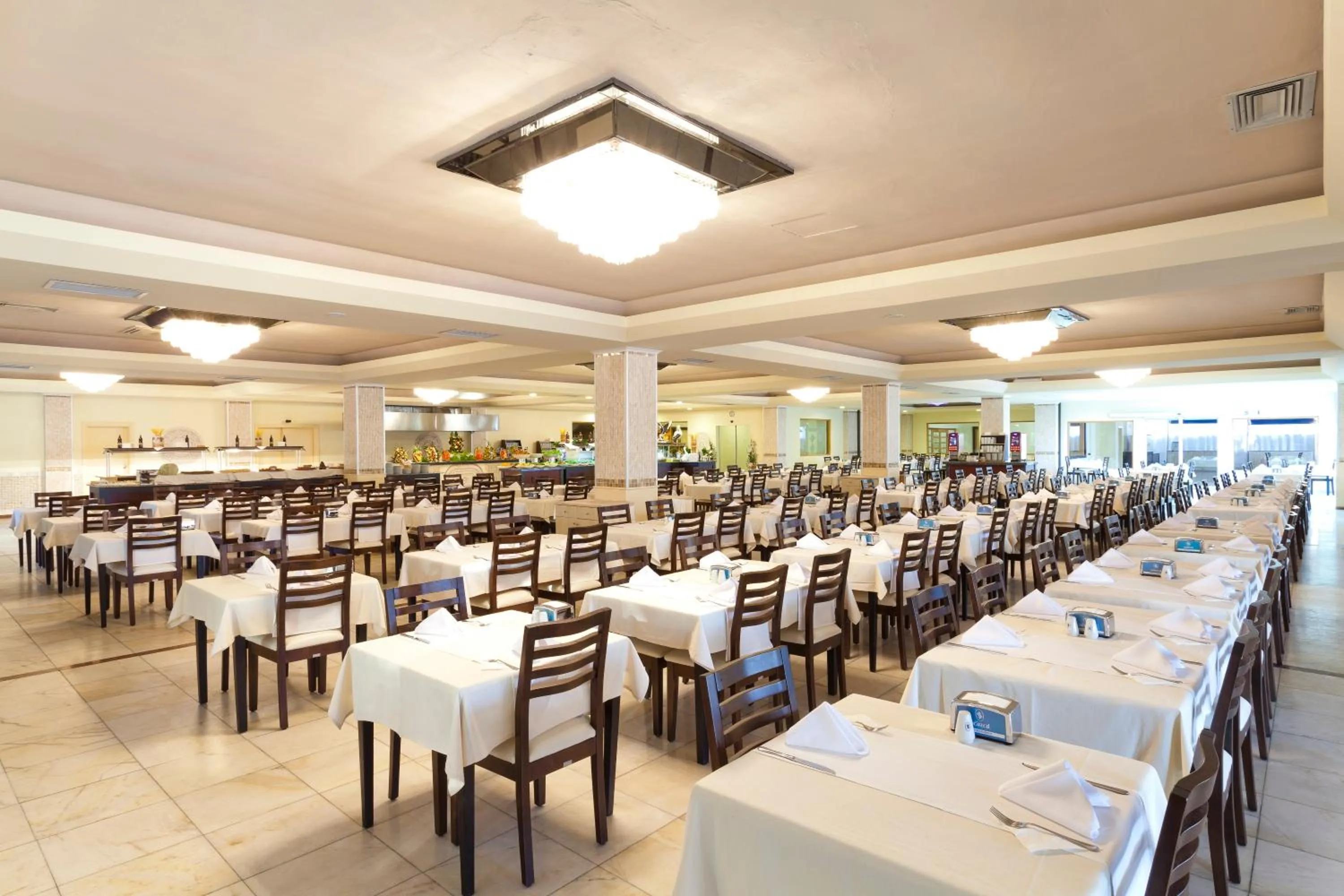 Restaurant/places to eat in Sural Hotel