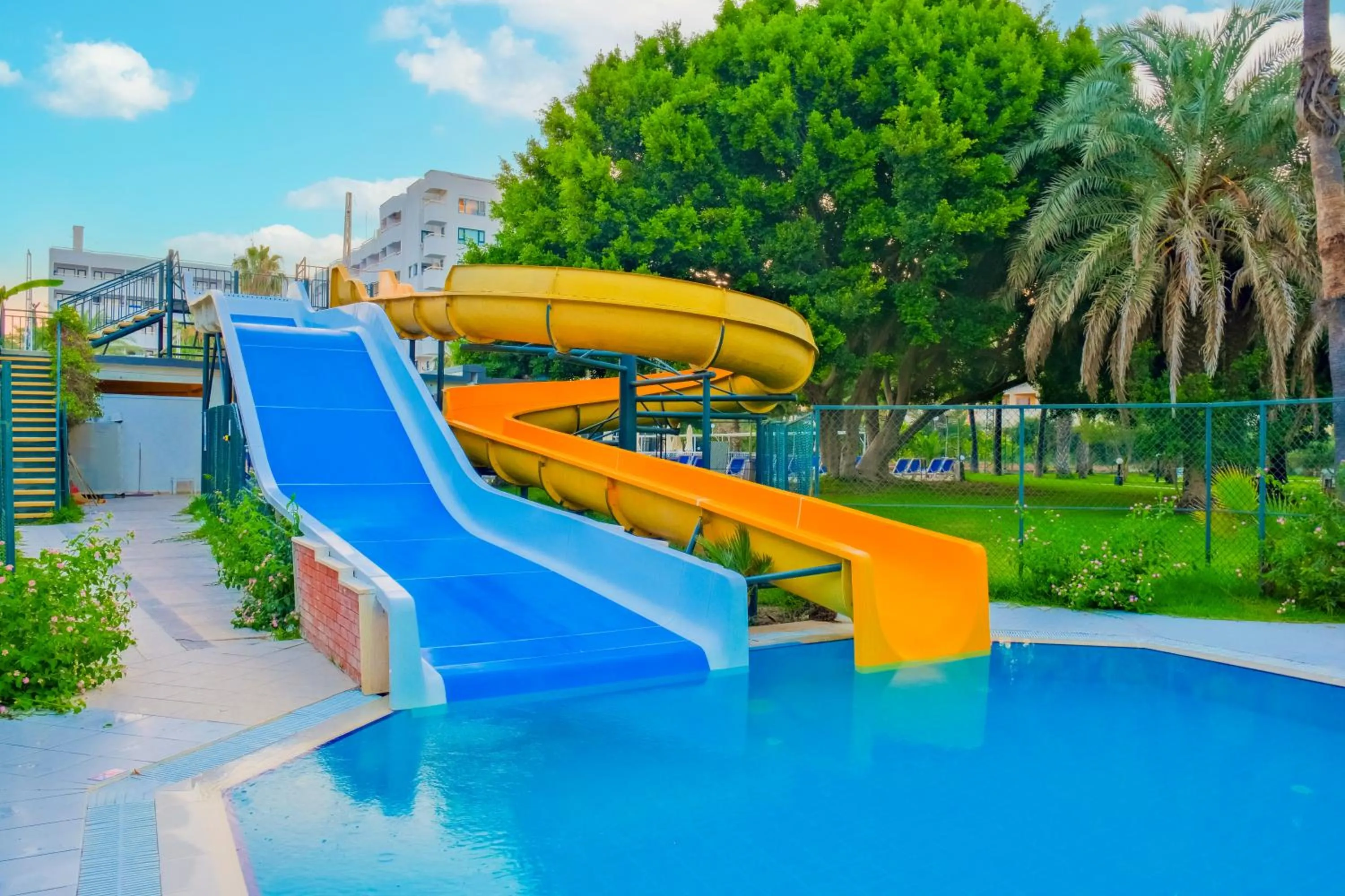 Swimming pool in Sural Hotel