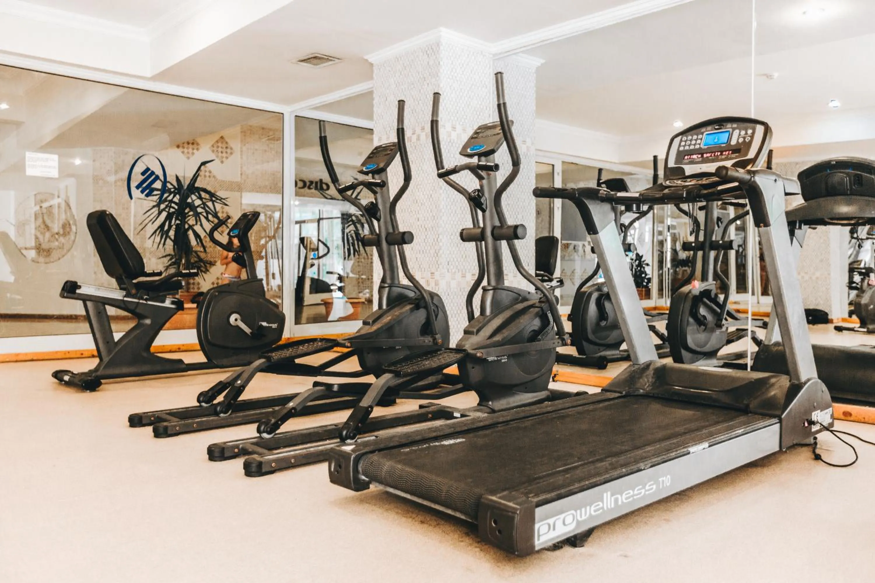 Fitness centre/facilities in Sural Hotel