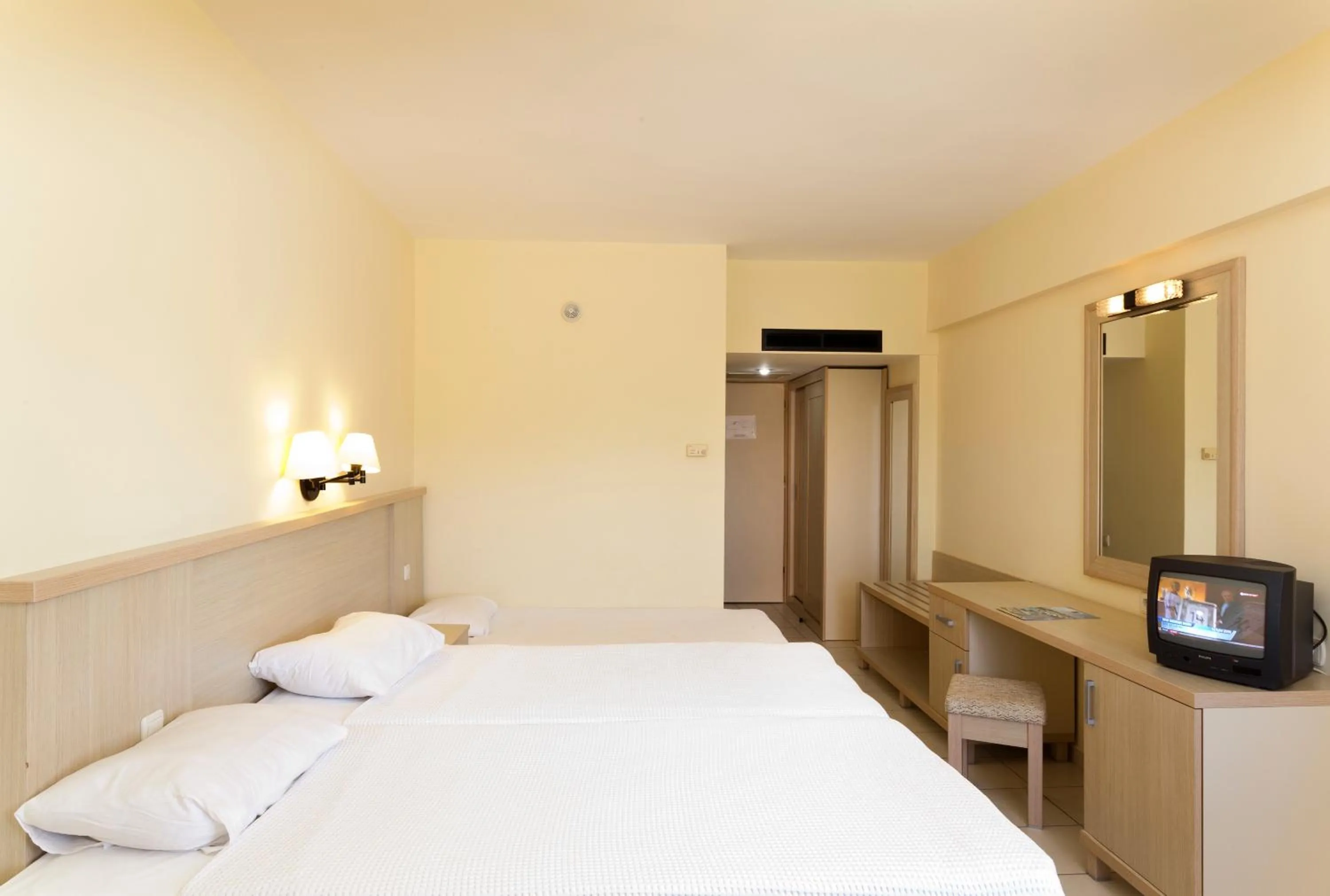 Bedroom, Bed in Sural Garden Hotel