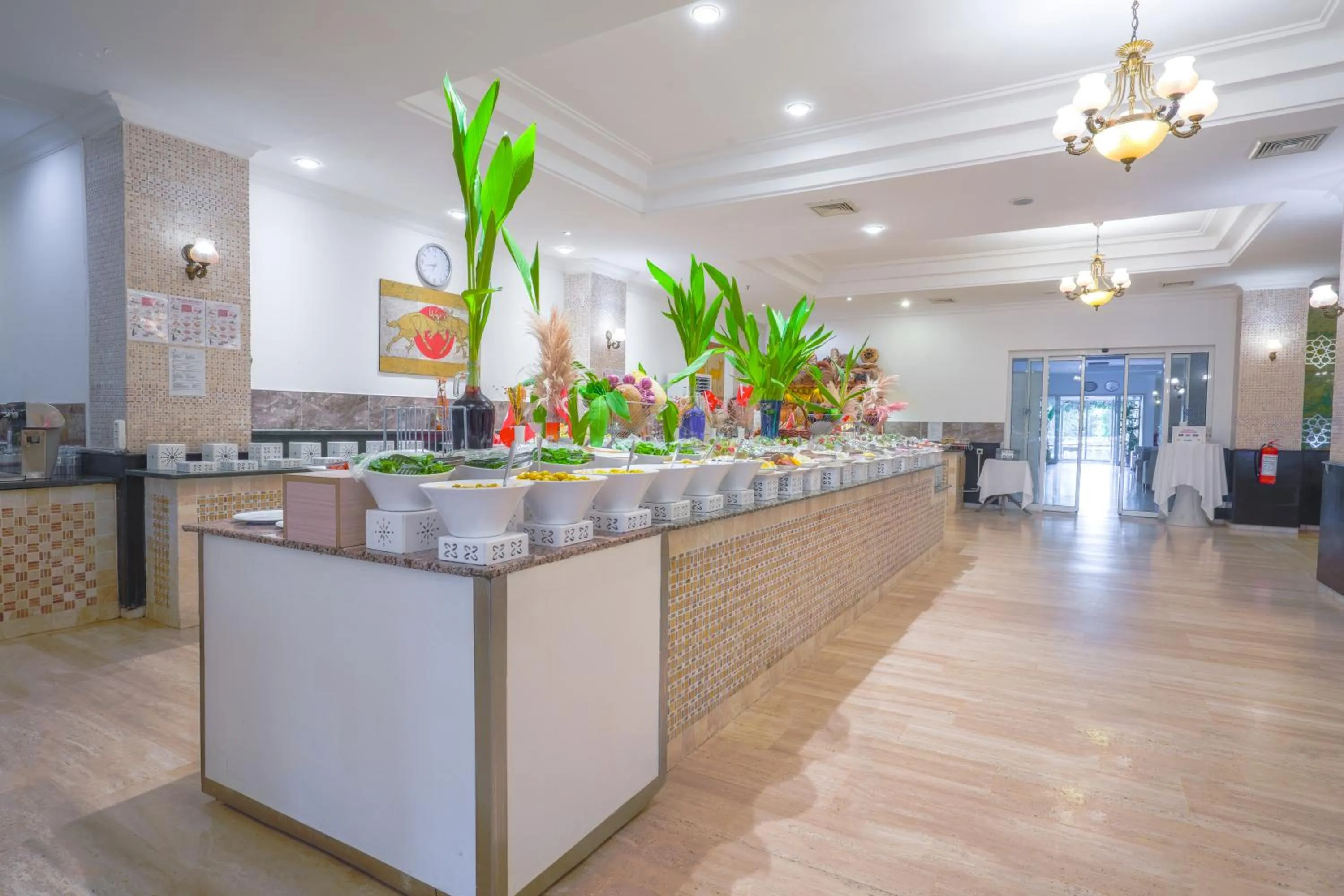 Restaurant/places to eat in Sural Garden Hotel