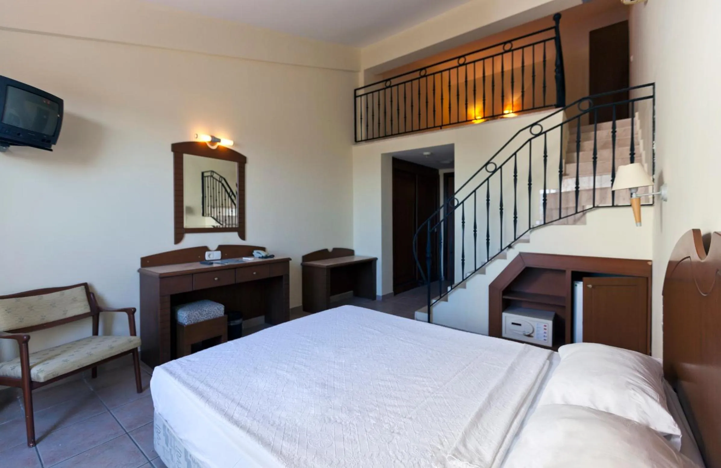Bedroom, Bed in Sural Garden Hotel