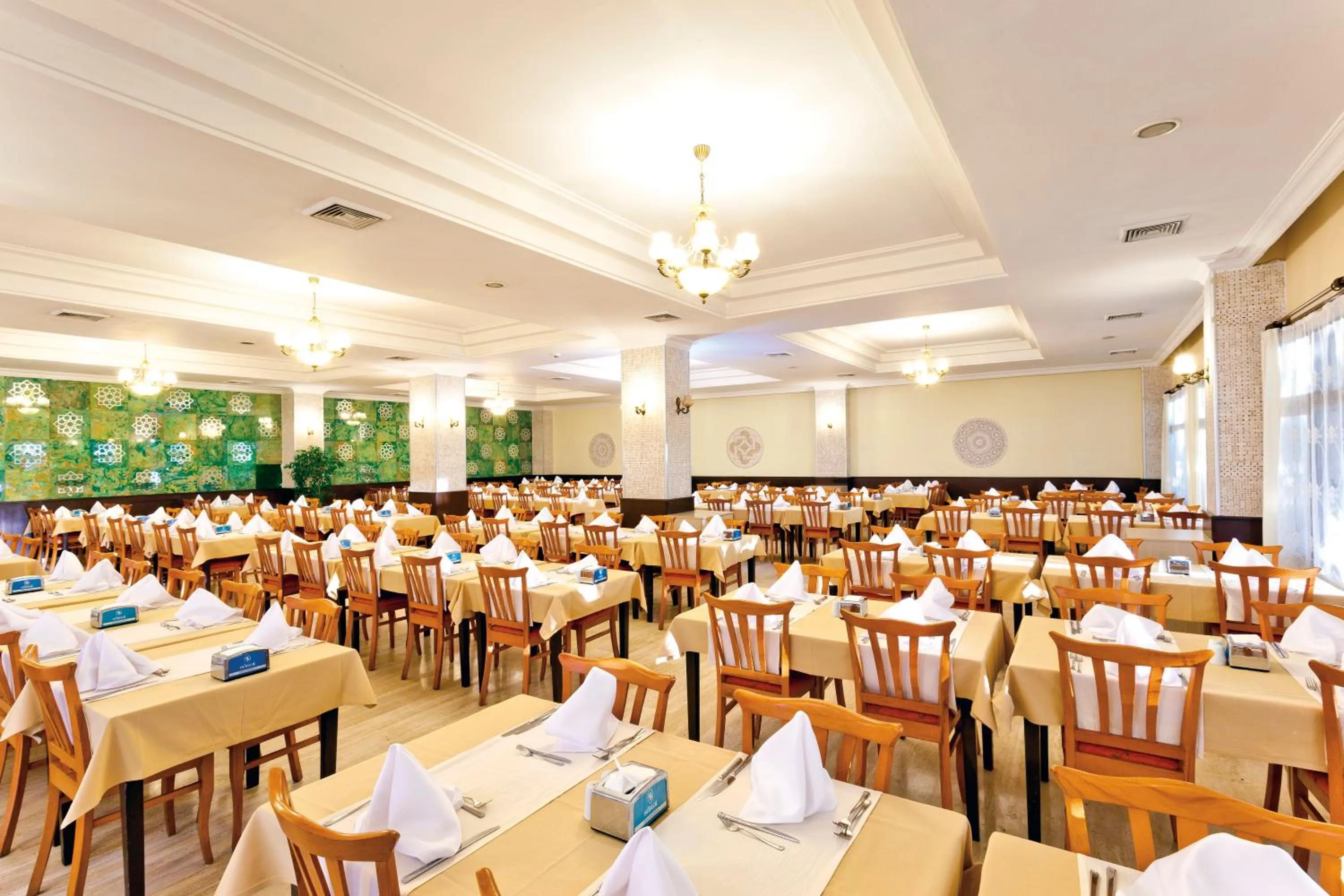 Restaurant/places to eat in Sural Garden Hotel