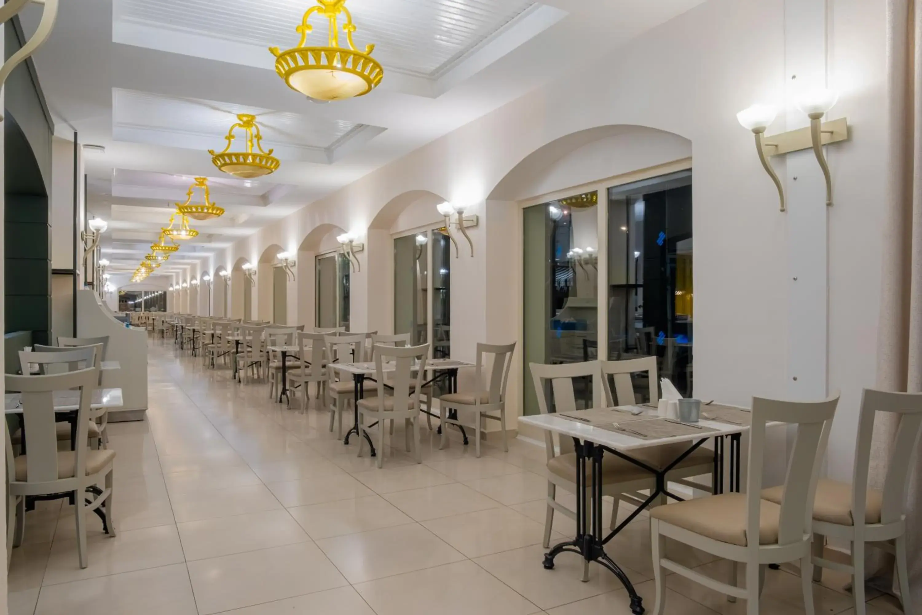 Restaurant/places to eat in Sural Resort Hotel Restaurant/places to eat in Sural Resort Hotel