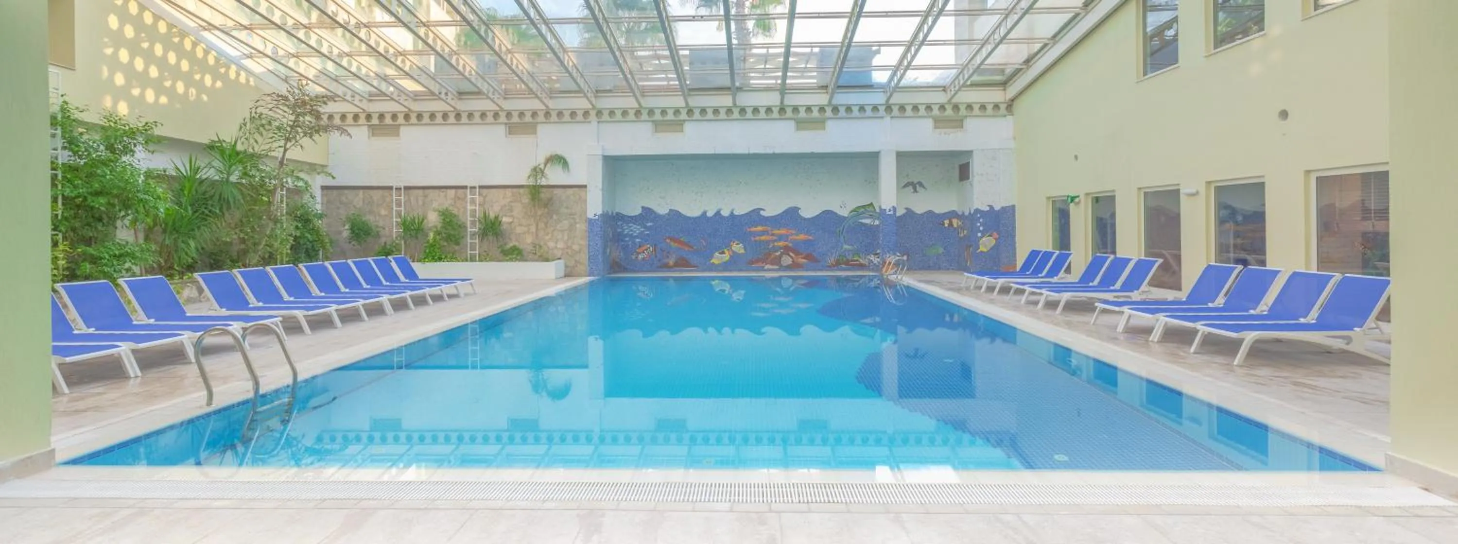 Swimming pool in Sural Resort Hotel