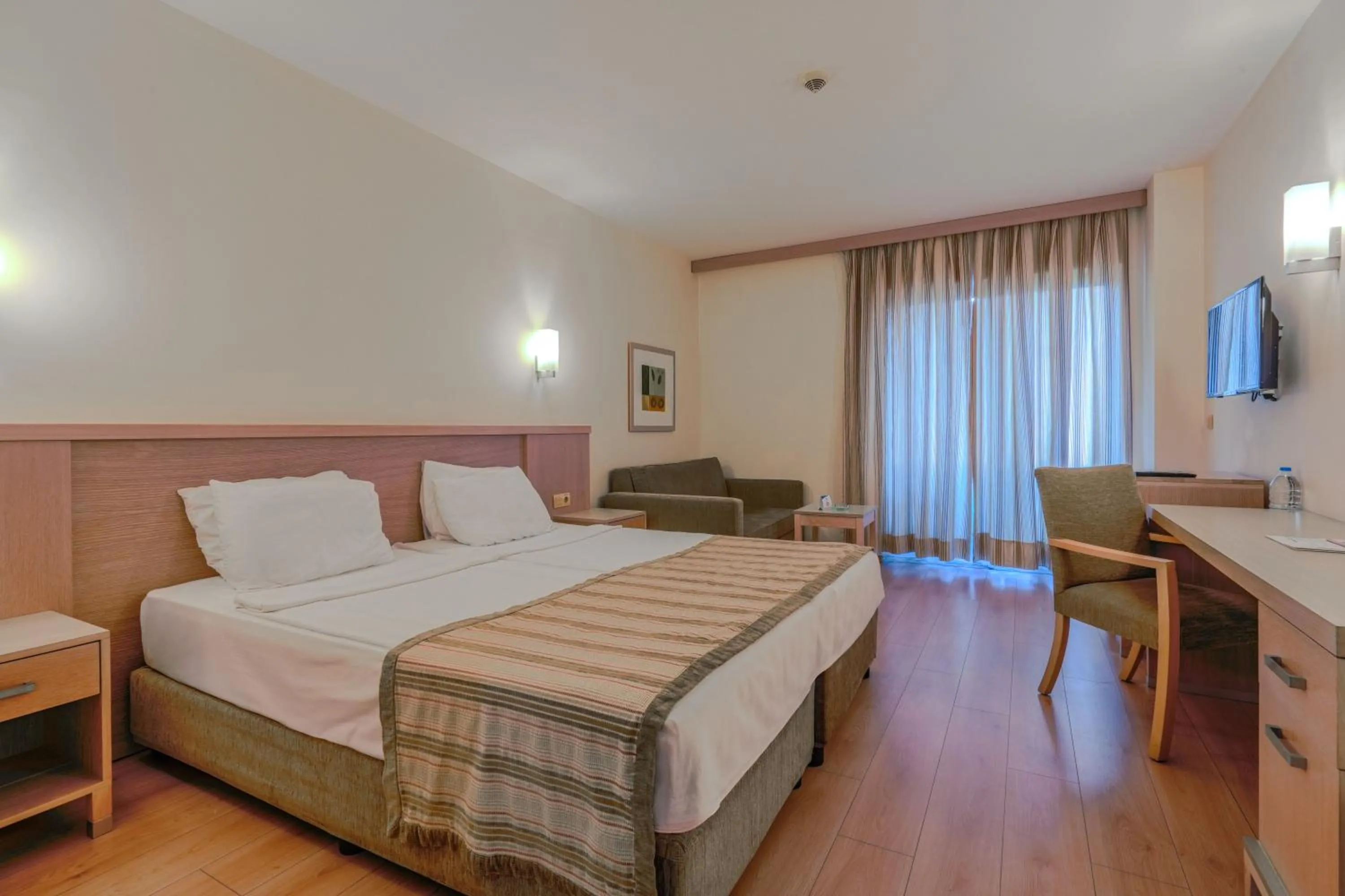 Photo of the whole room, Bed in Sural Resort Hotel