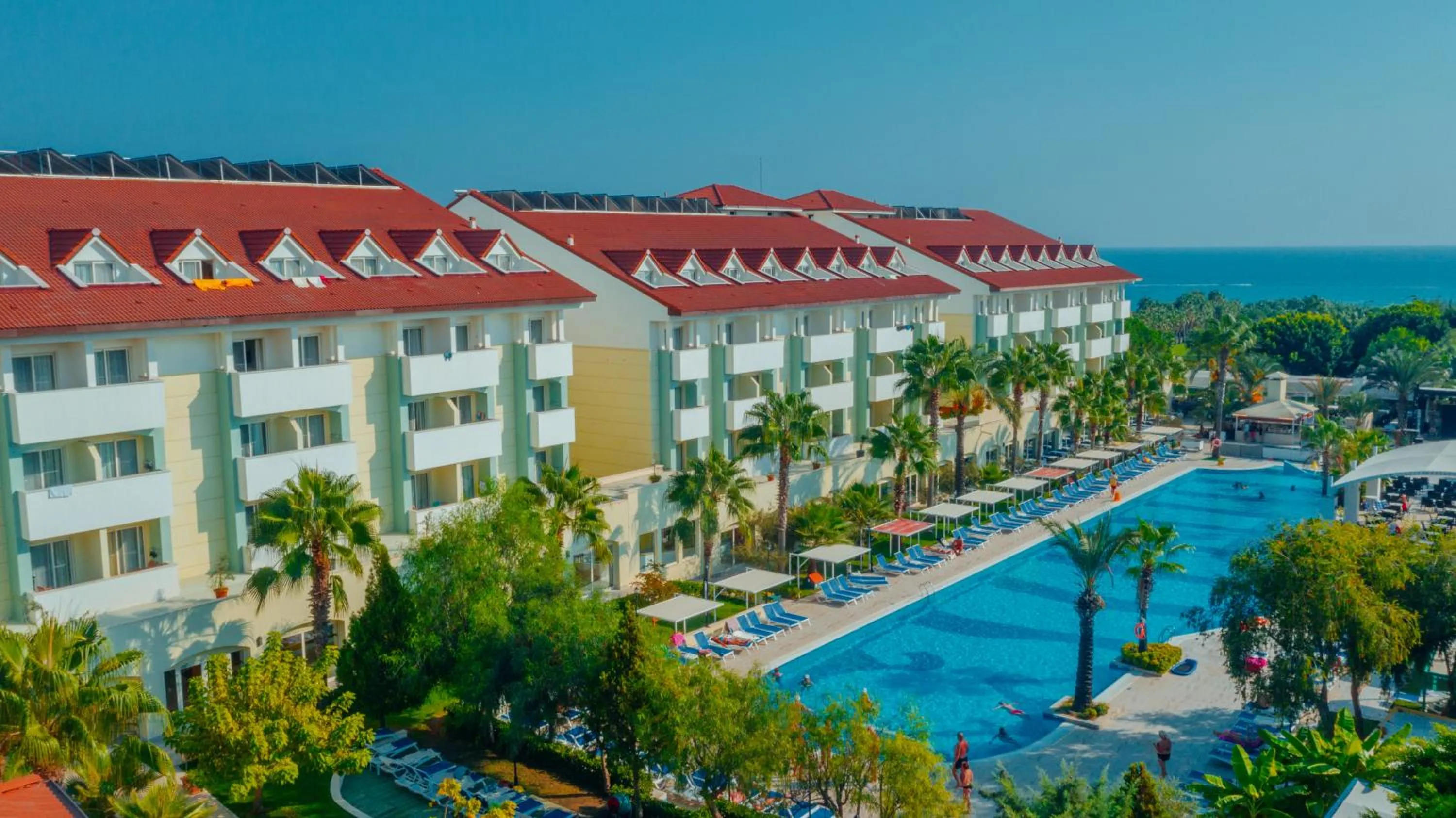 Swimming pool in Sural Resort Hotel