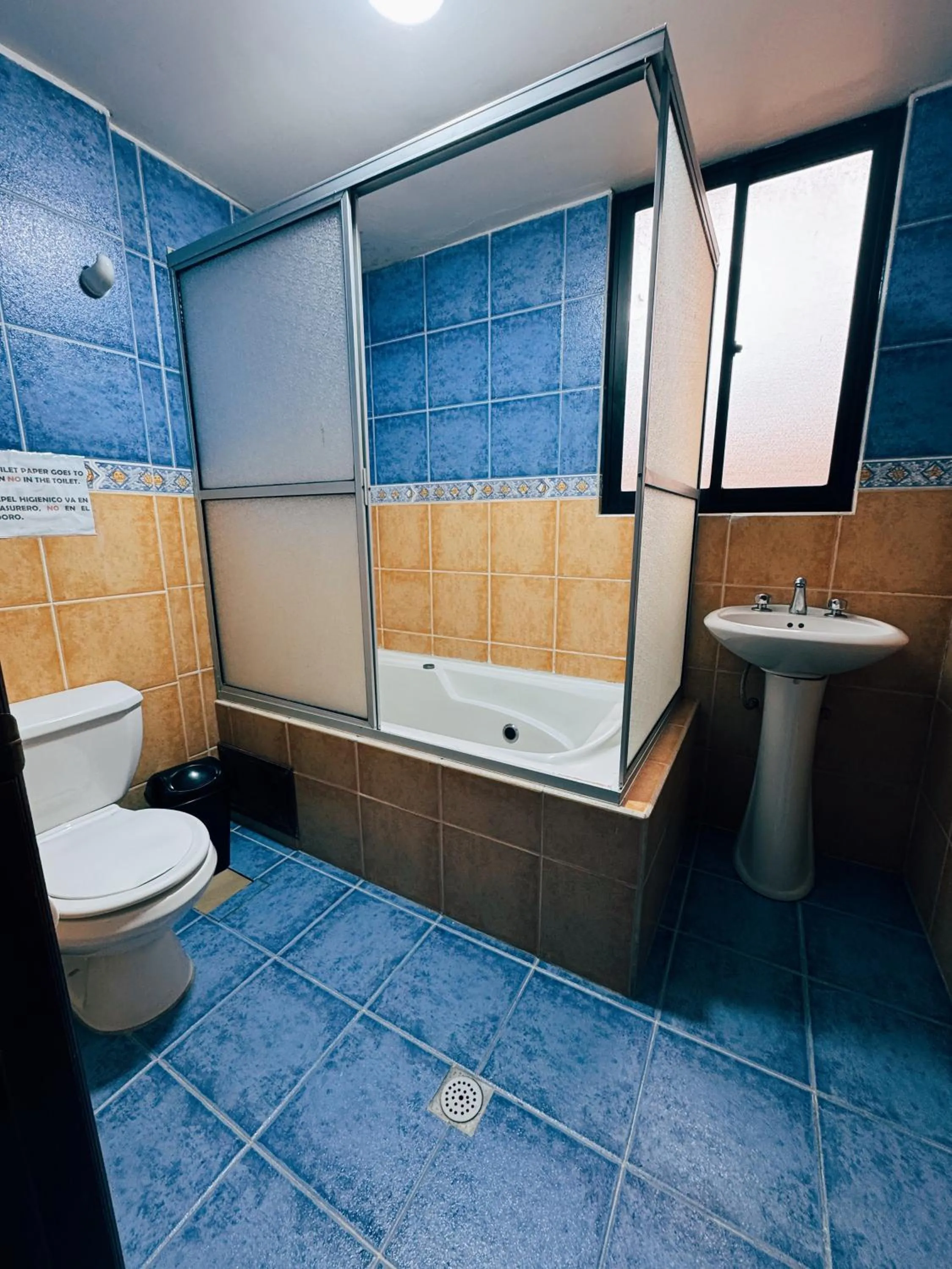 Shower in Inca's Room