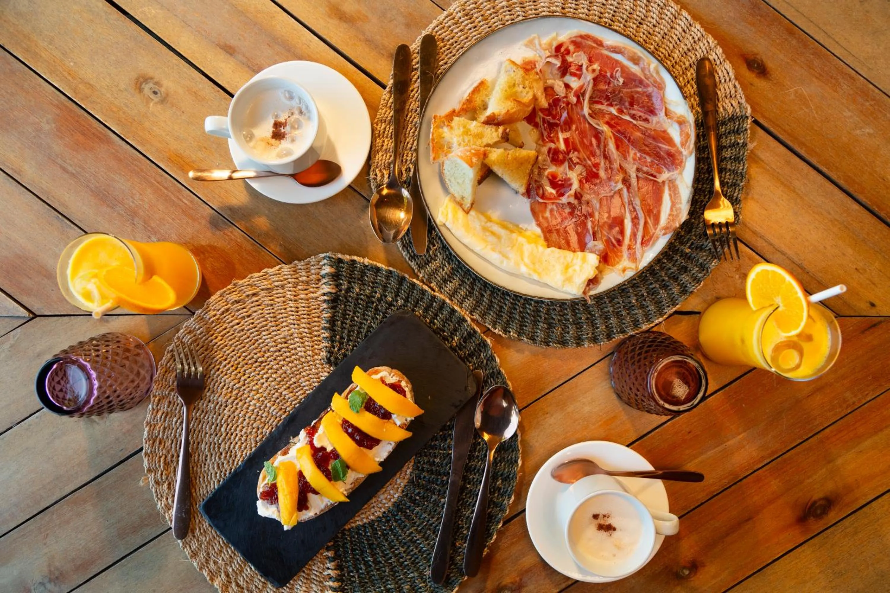 Food and drinks in Panorama Boutique Hotel & Beach Club