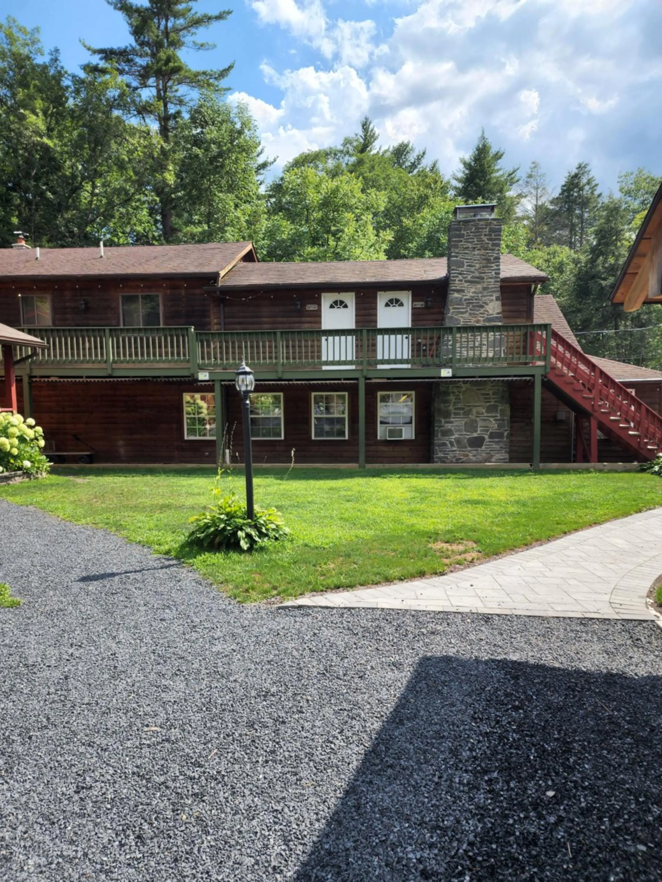 Property building in Magnolia Streamside Resort
