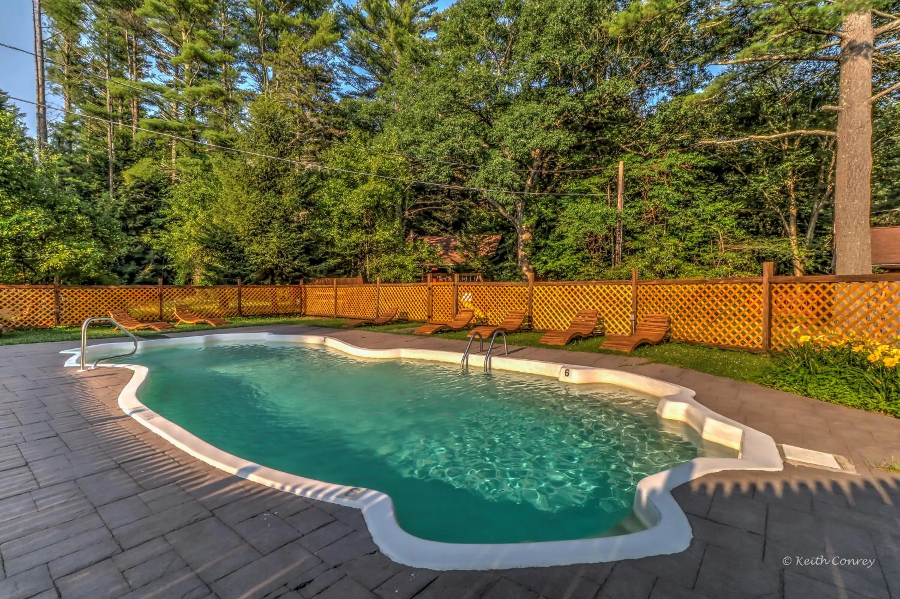 Swimming pool in Magnolia Streamside Resort