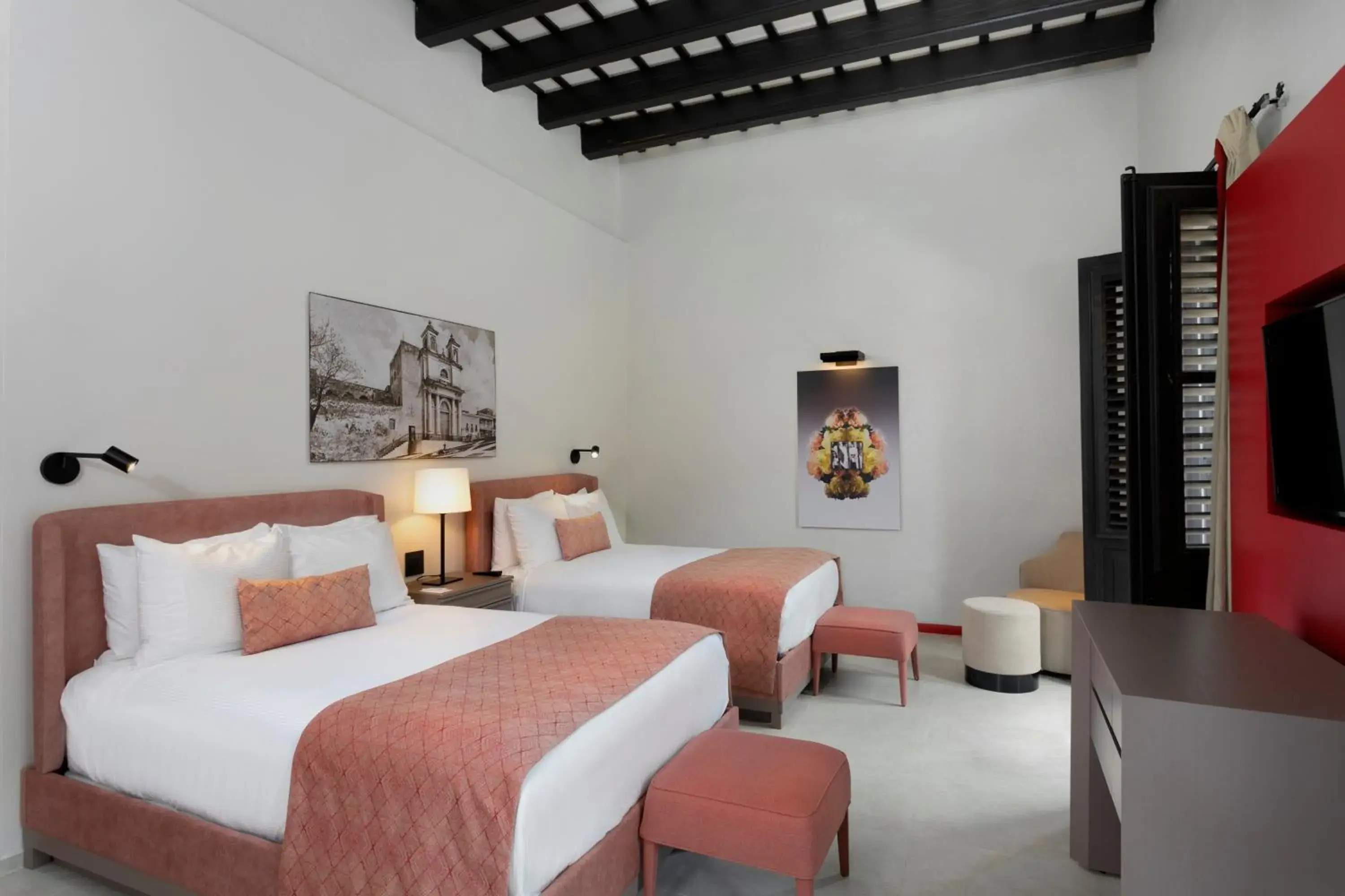 Bedroom, Bed in Hotel El Convento Bedroom, Bed in Hotel El Convento