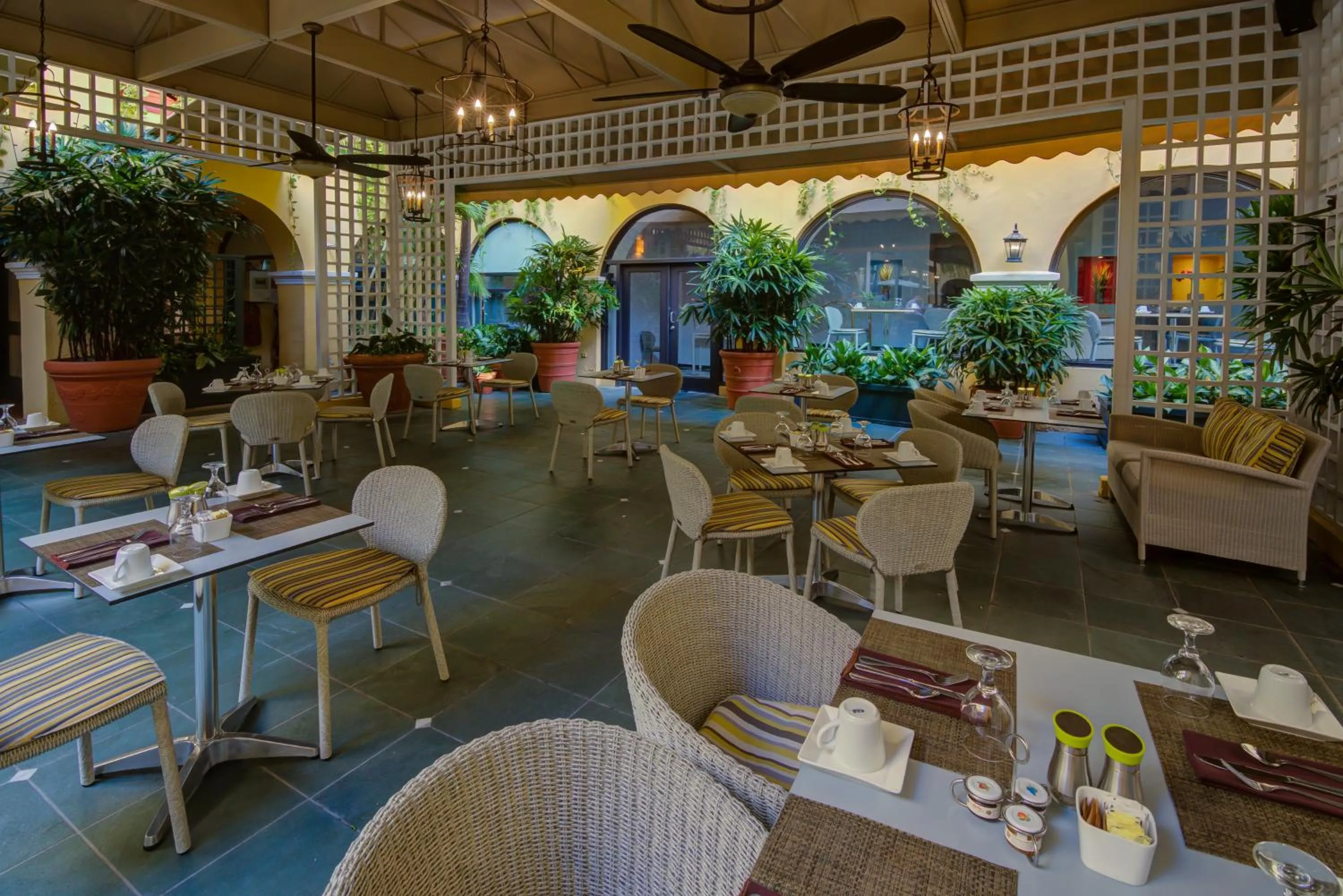 Restaurant/places to eat in Hotel El Convento