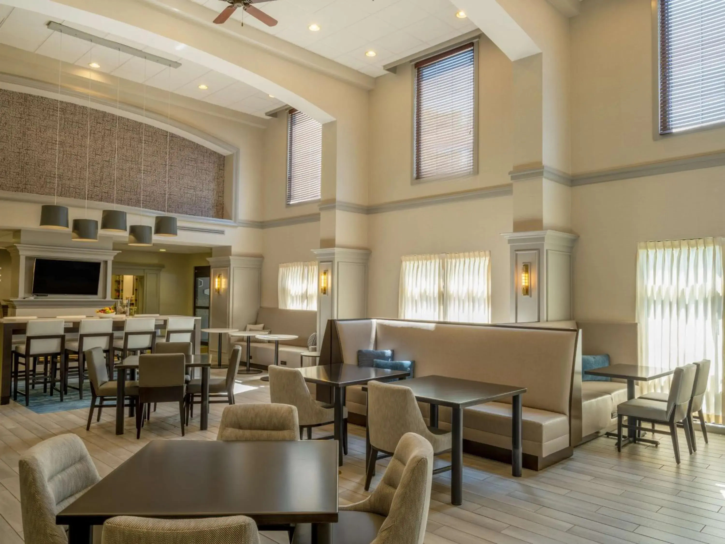 Lobby or reception in Hampton Inn Raynham-Taunton Lobby or reception in Hampton Inn Raynham-Taunton