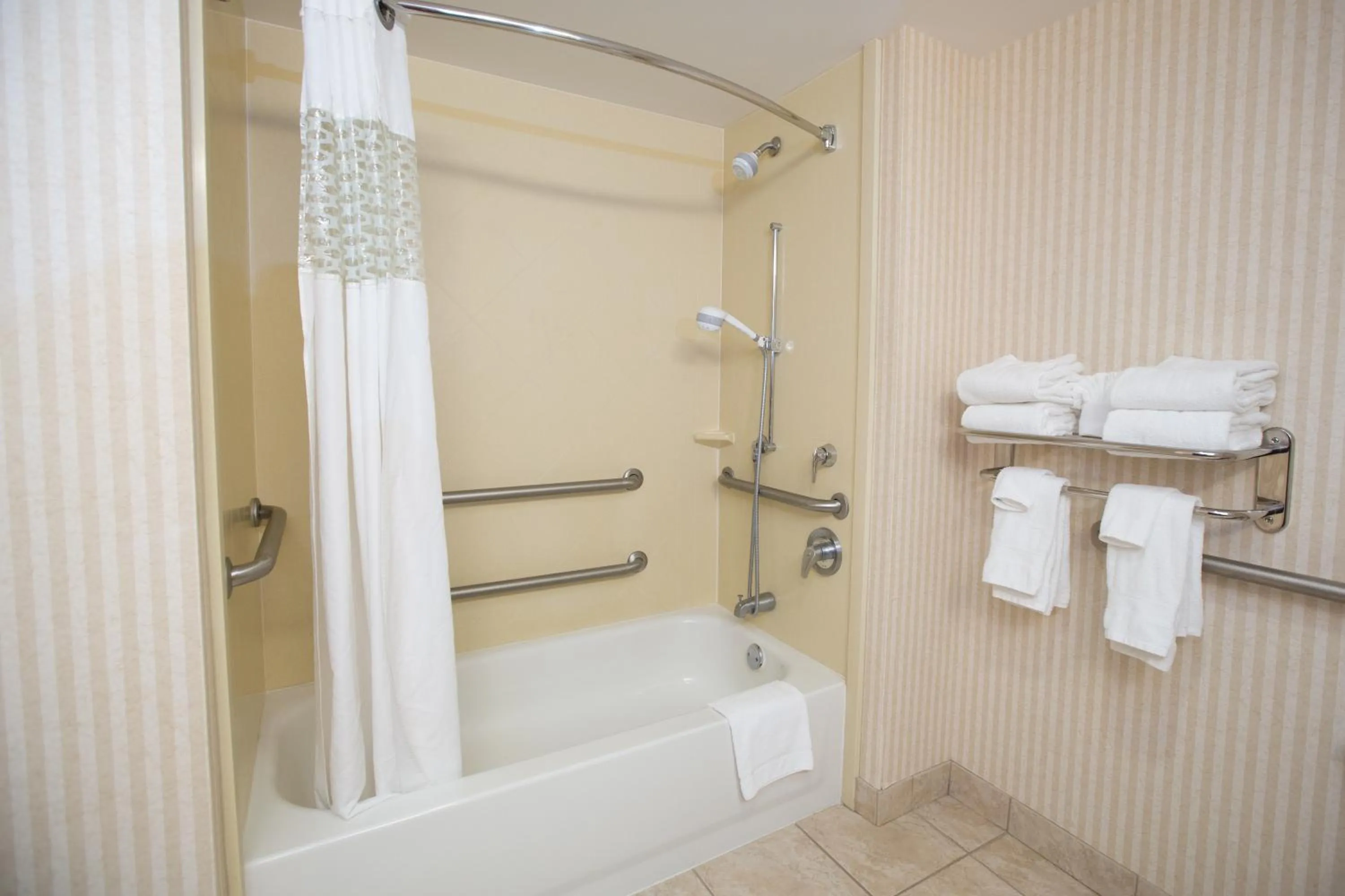Shower in Hampton Inn Raynham-Taunton