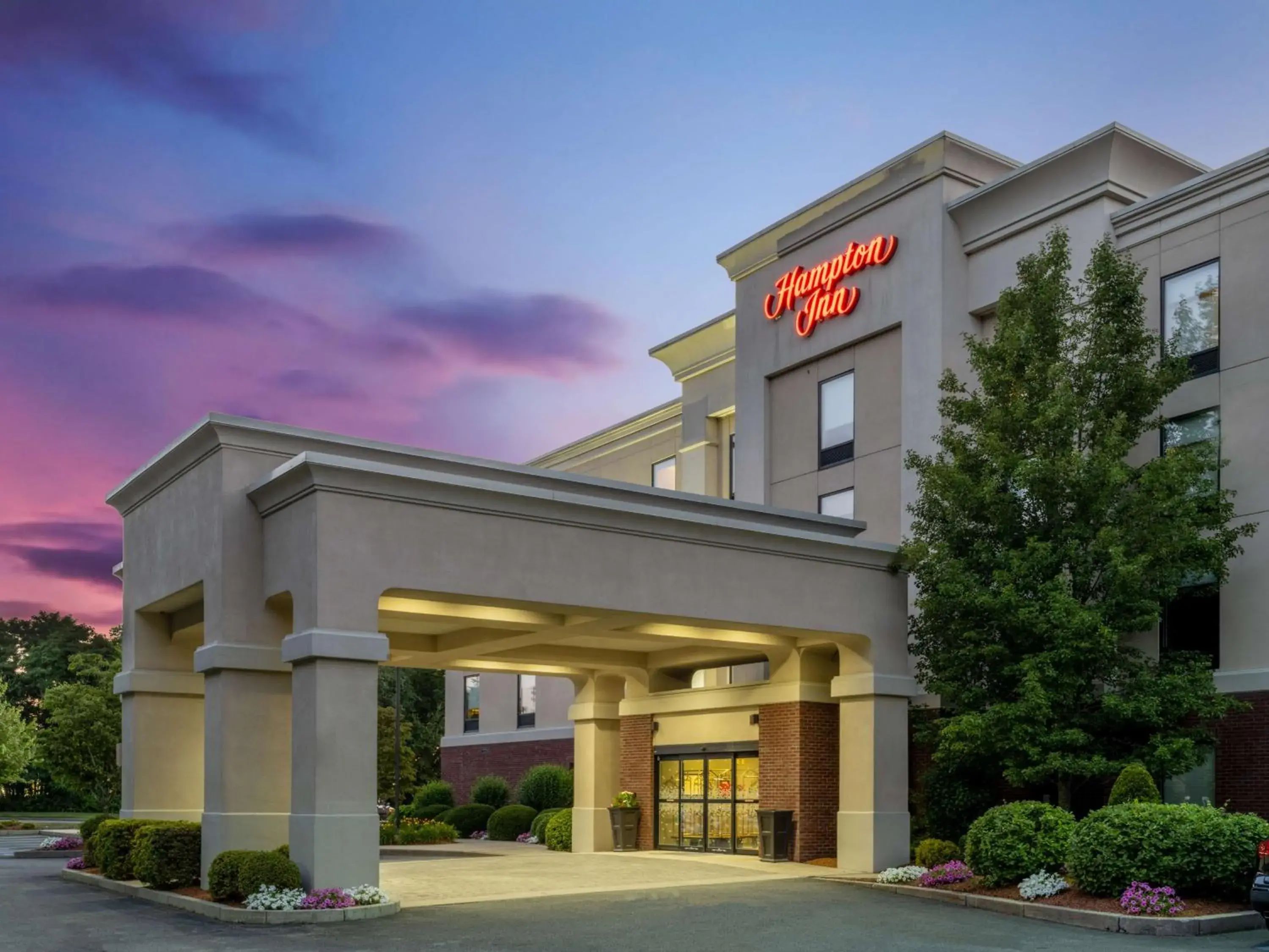 Property building in Hampton Inn Raynham-Taunton Property building in Hampton Inn Raynham-Taunton