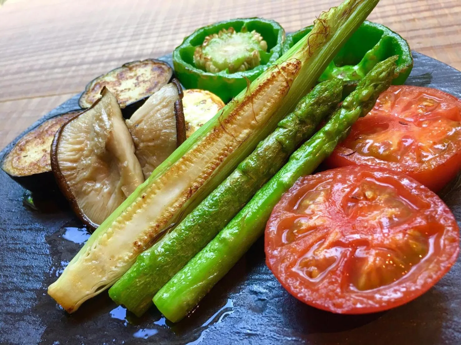 Restaurant/places to eat in Turn Table