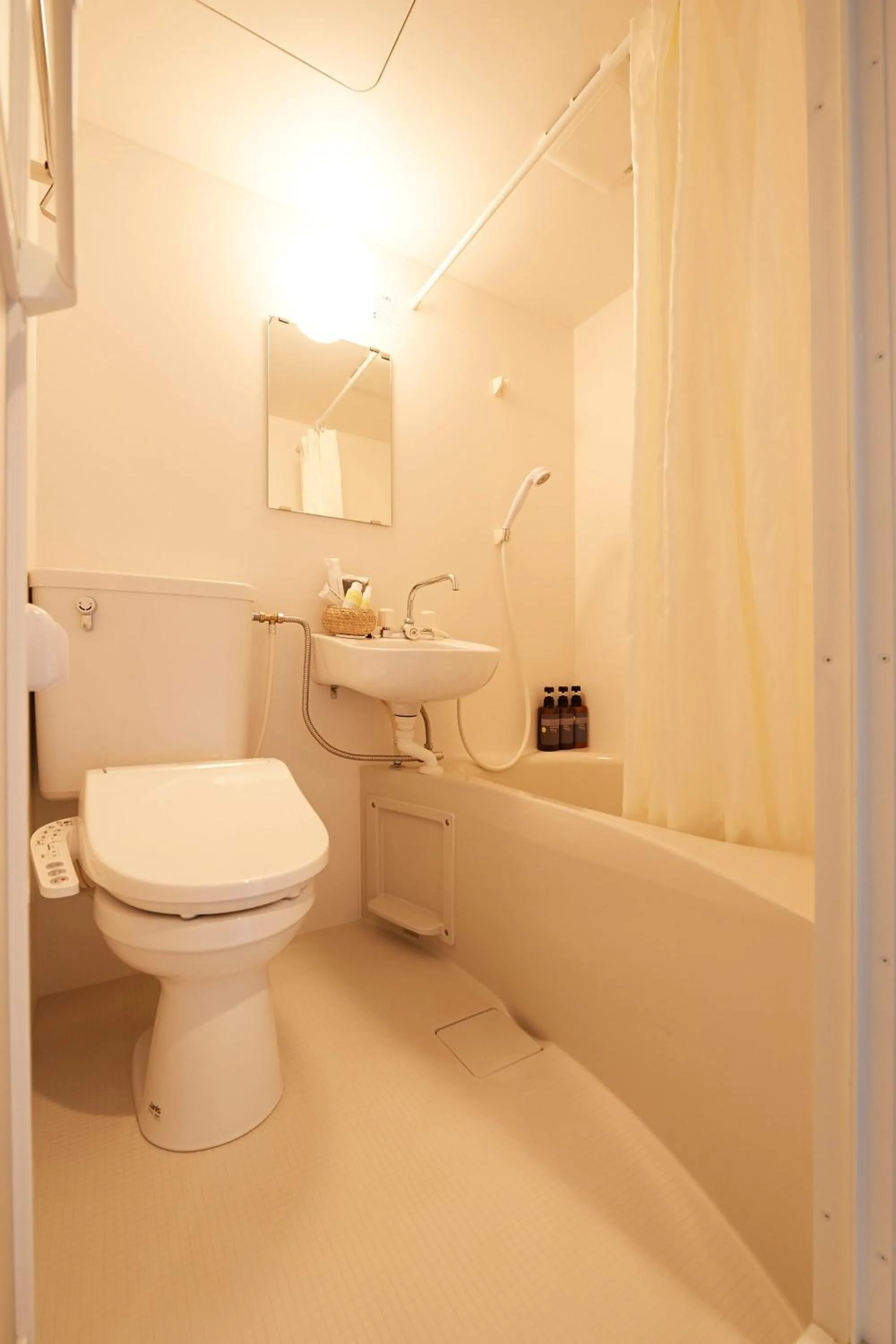 Shower in Turn Table