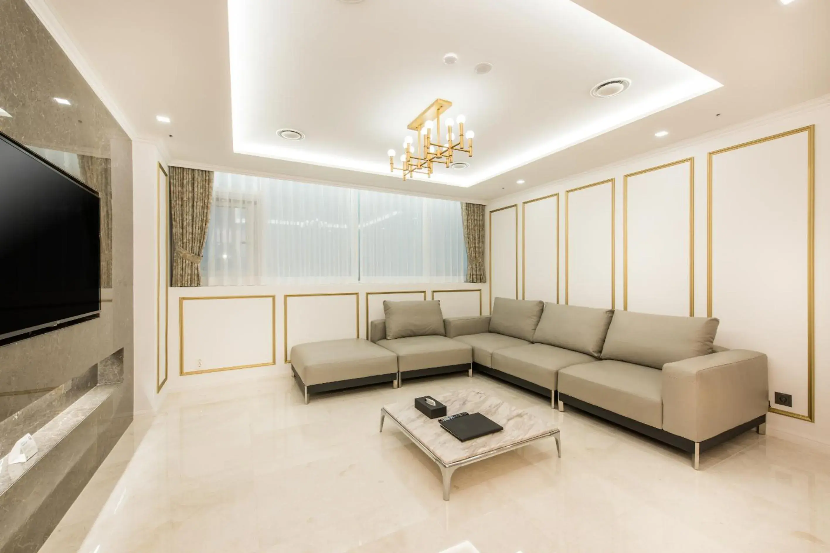 Living room in ENA Suite Hotel Namdaemun Living room in ENA Suite Hotel Namdaemun