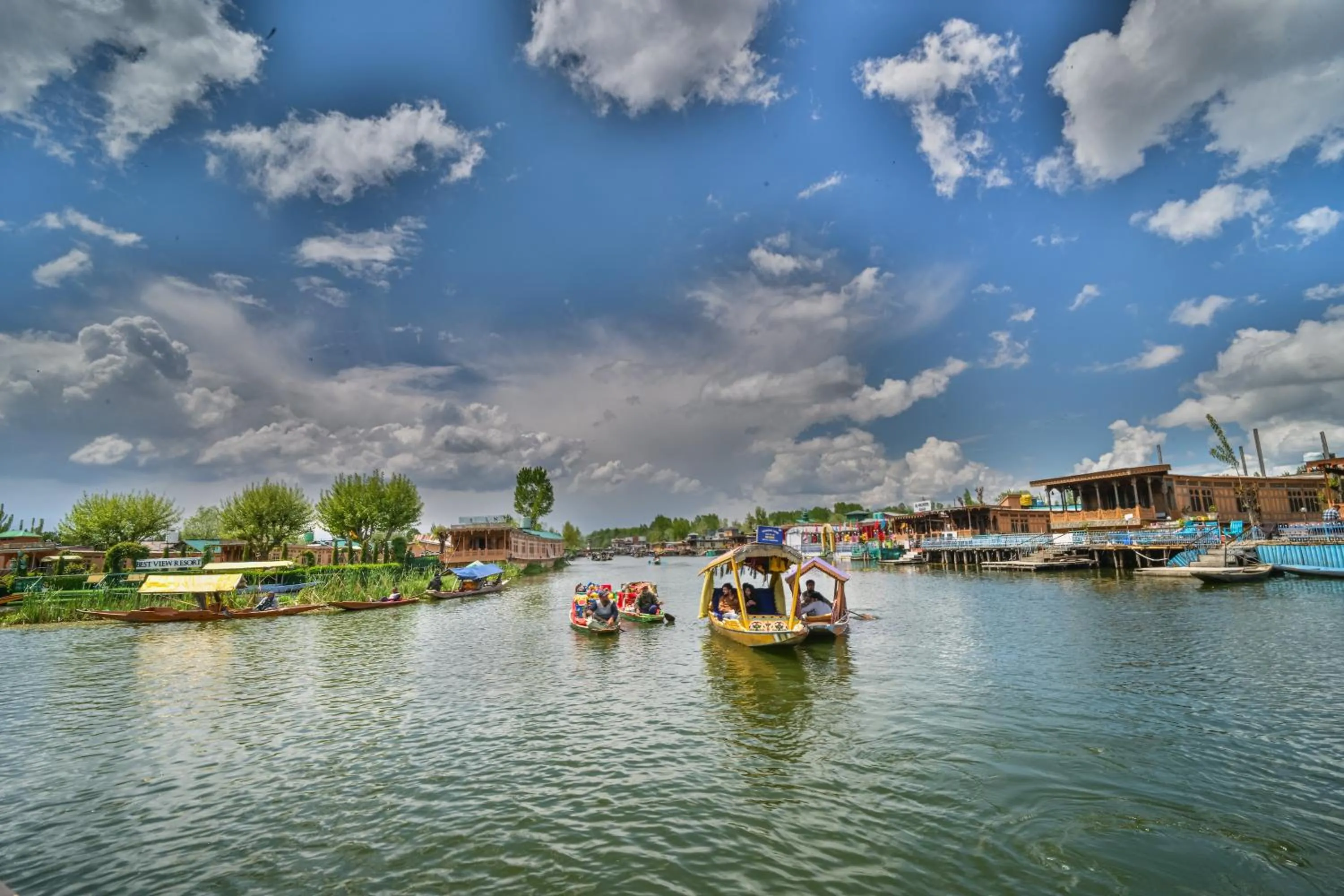 Facade/entrance in Firdous Houseboats