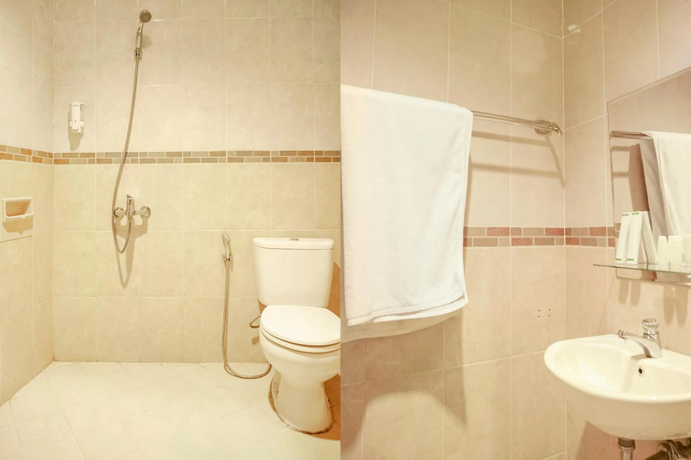 Bedroom in Capital O 142 Hotel Al Furqon Syariah