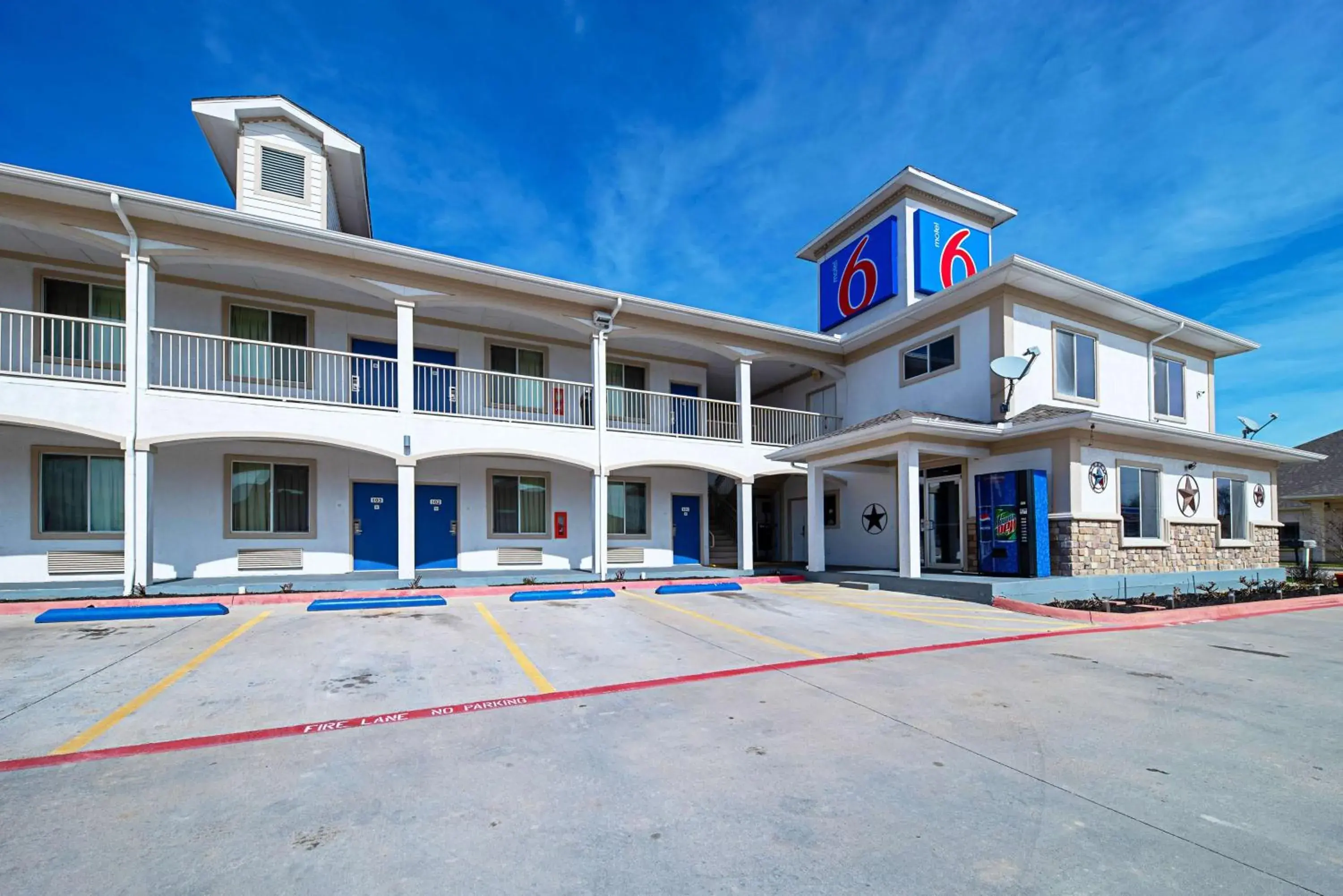 Property building in Motel 6-Rhome, TX Property building in Motel 6-Rhome, TX