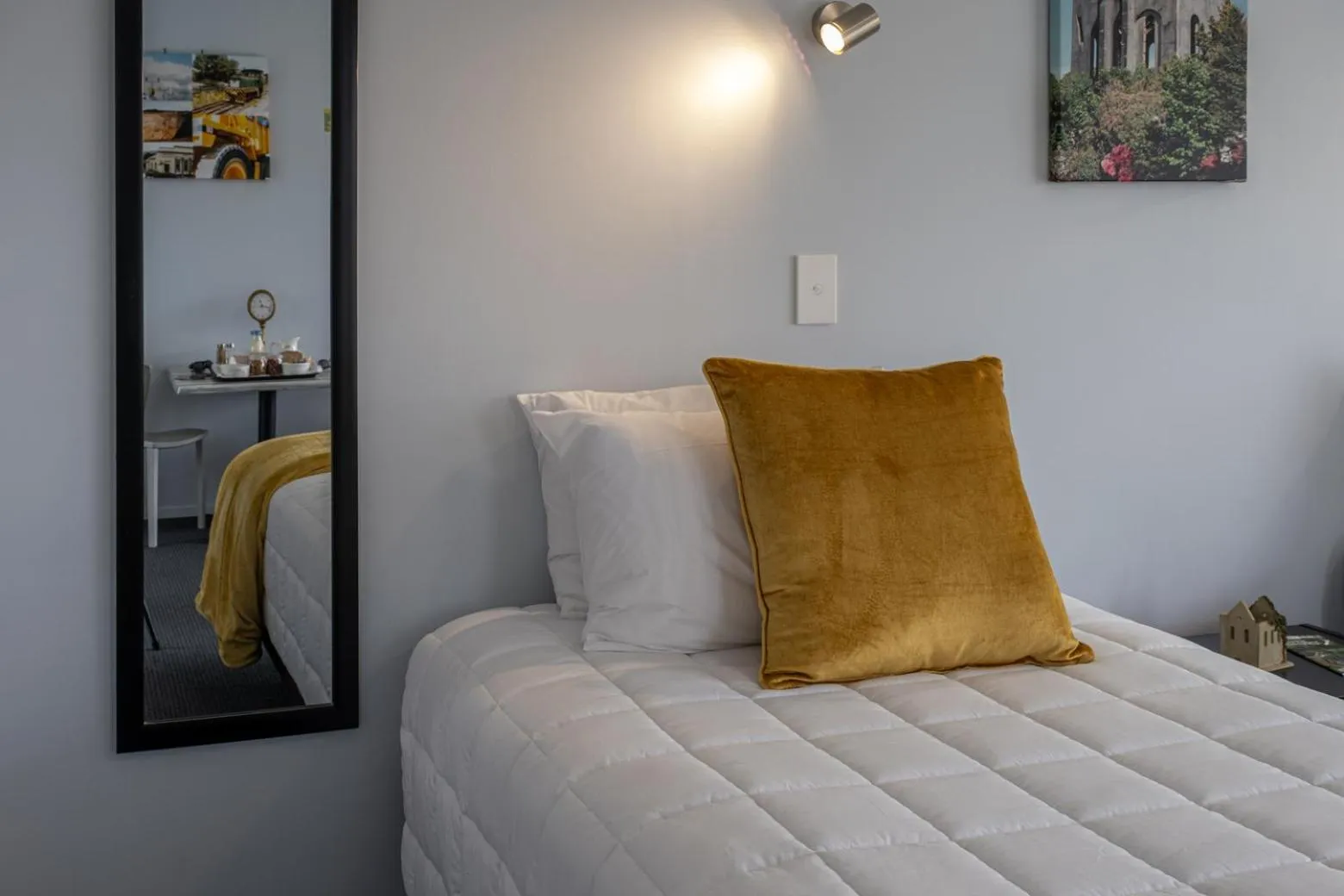 Breakfast, Bed in Trailblazer Studios