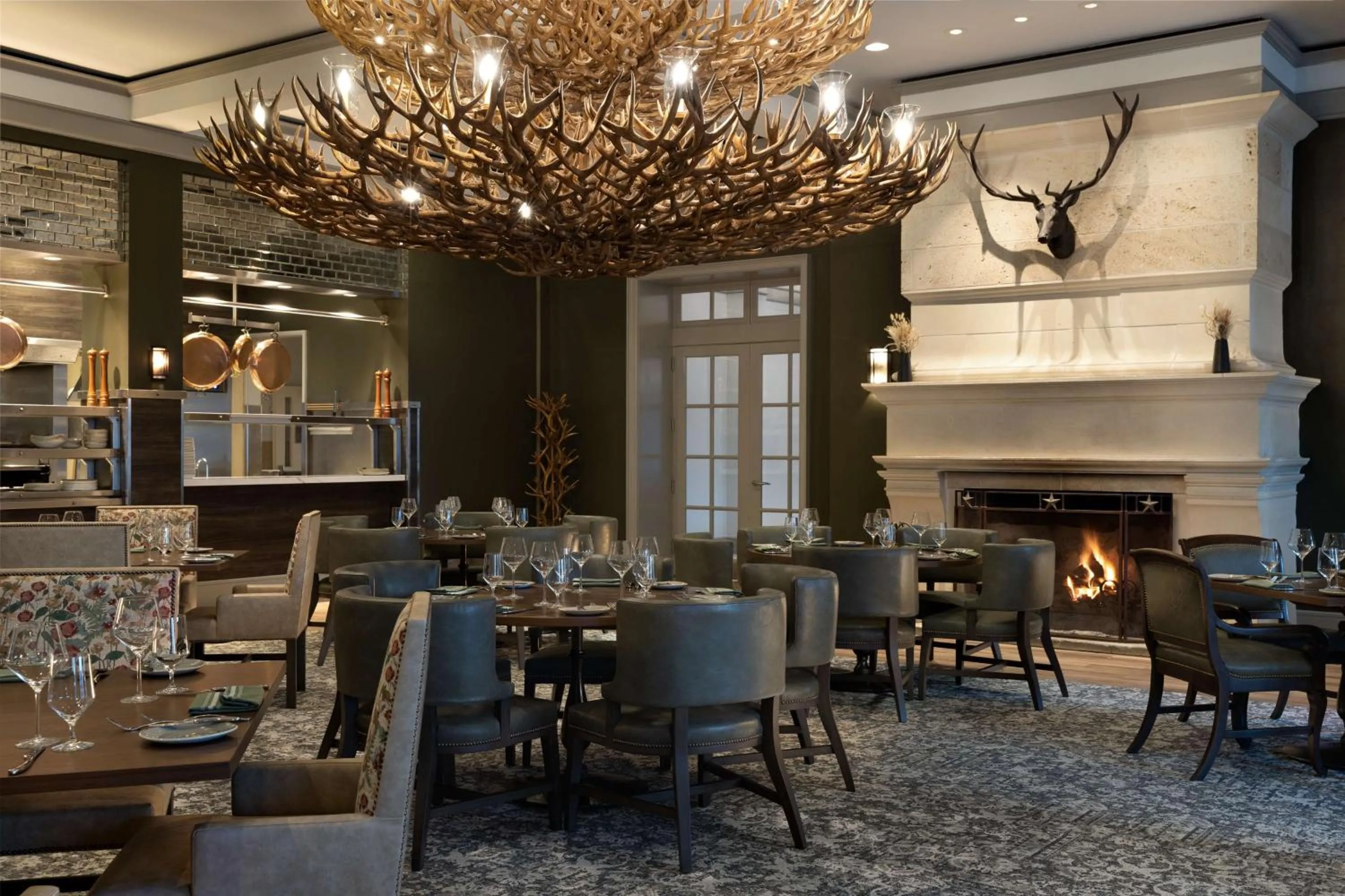 Lounge or bar in Hyatt Regency Hill Country Resort and Villas