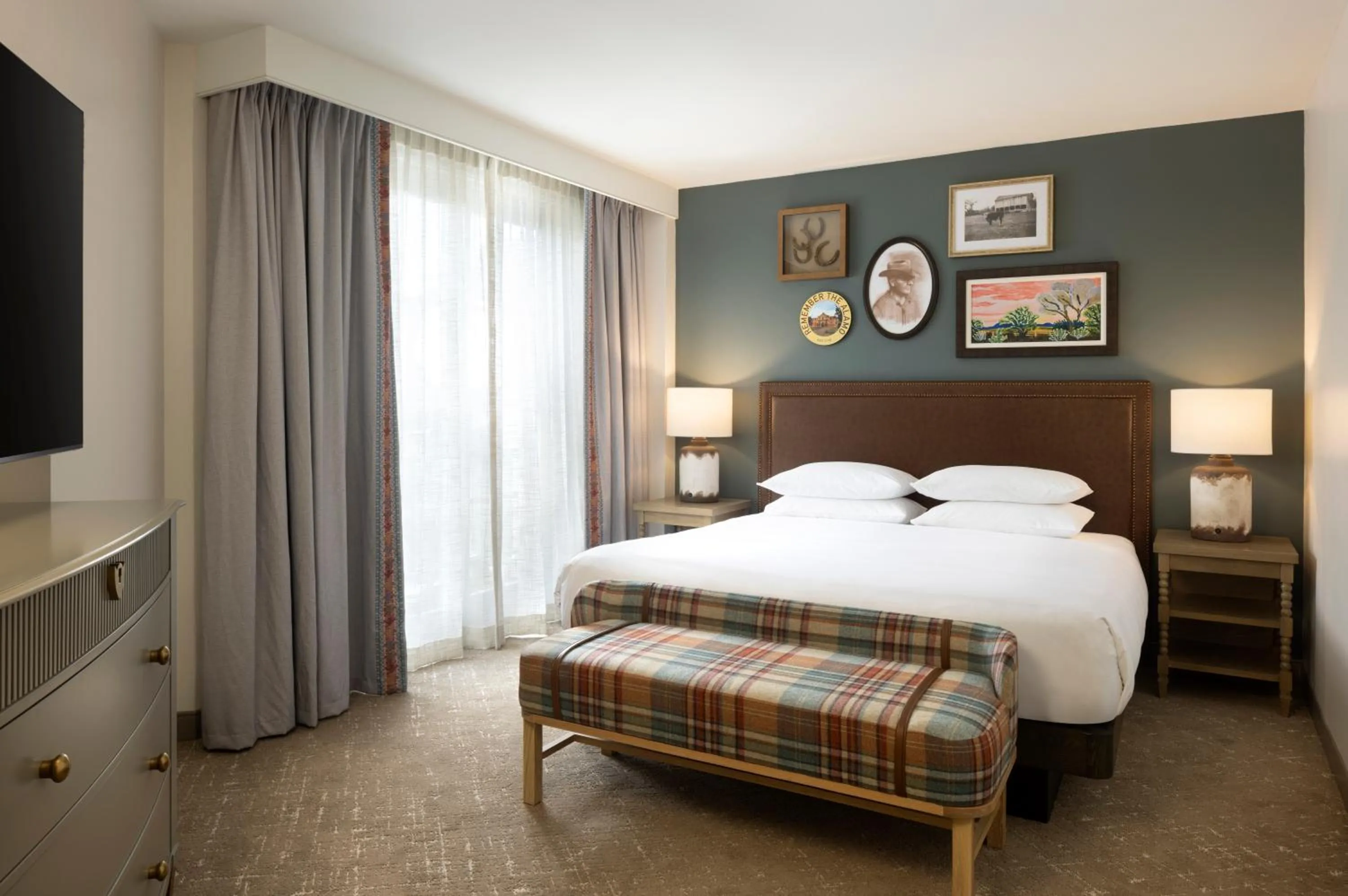 Bedroom, Bed in Hyatt Regency Hill Country Resort and Villas