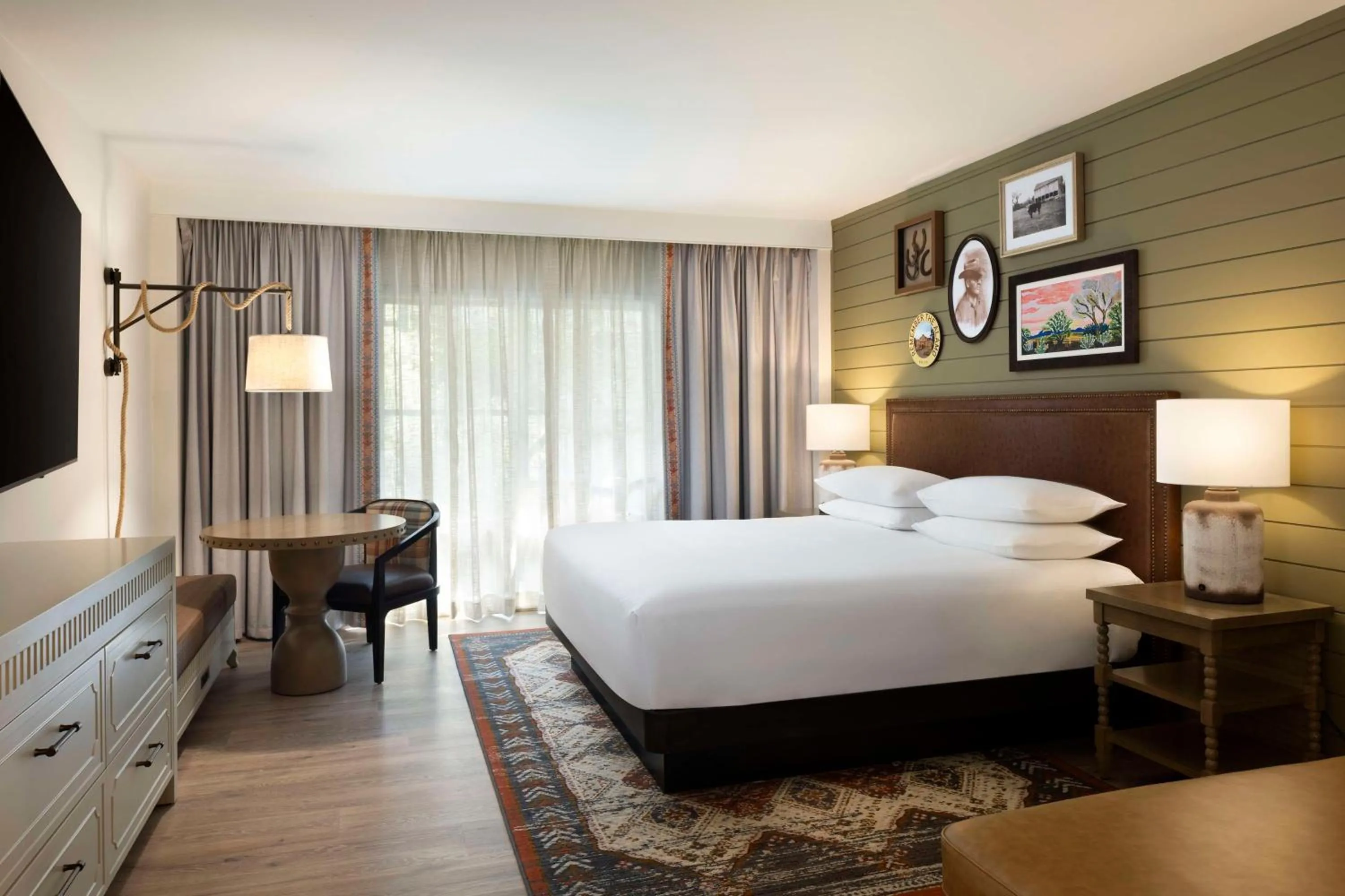 Bedroom, Bed in Hyatt Regency Hill Country Resort and Villas