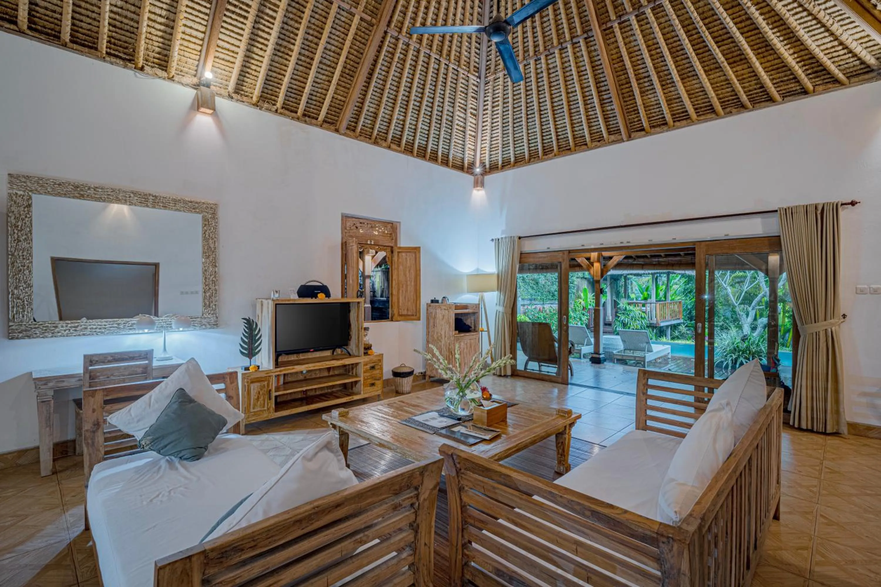 TV and multimedia in Villa Bedauh Ubud Managed by Manara