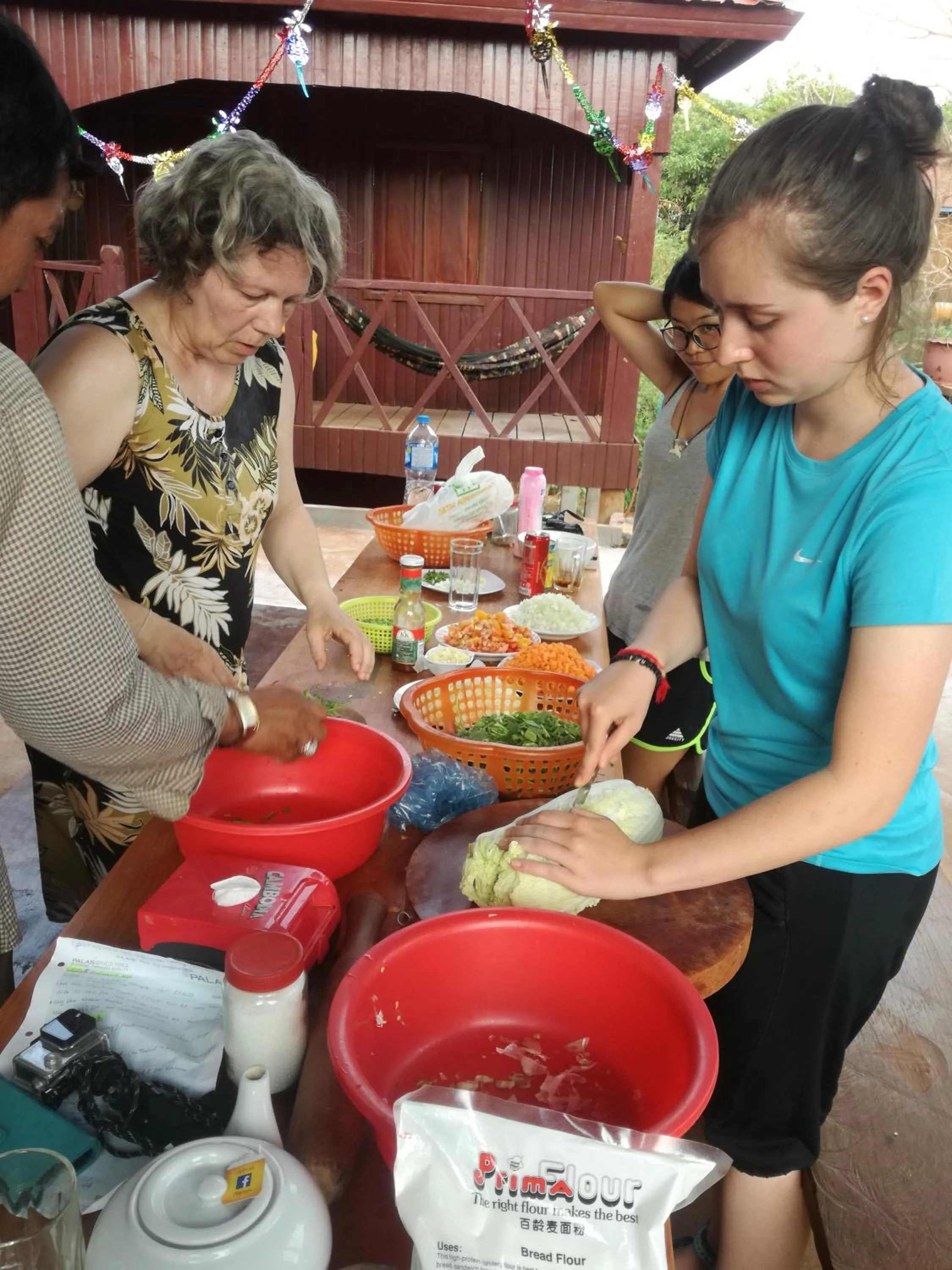 Restaurant/places to eat in Bee Bee's Chalets home stay and trekking